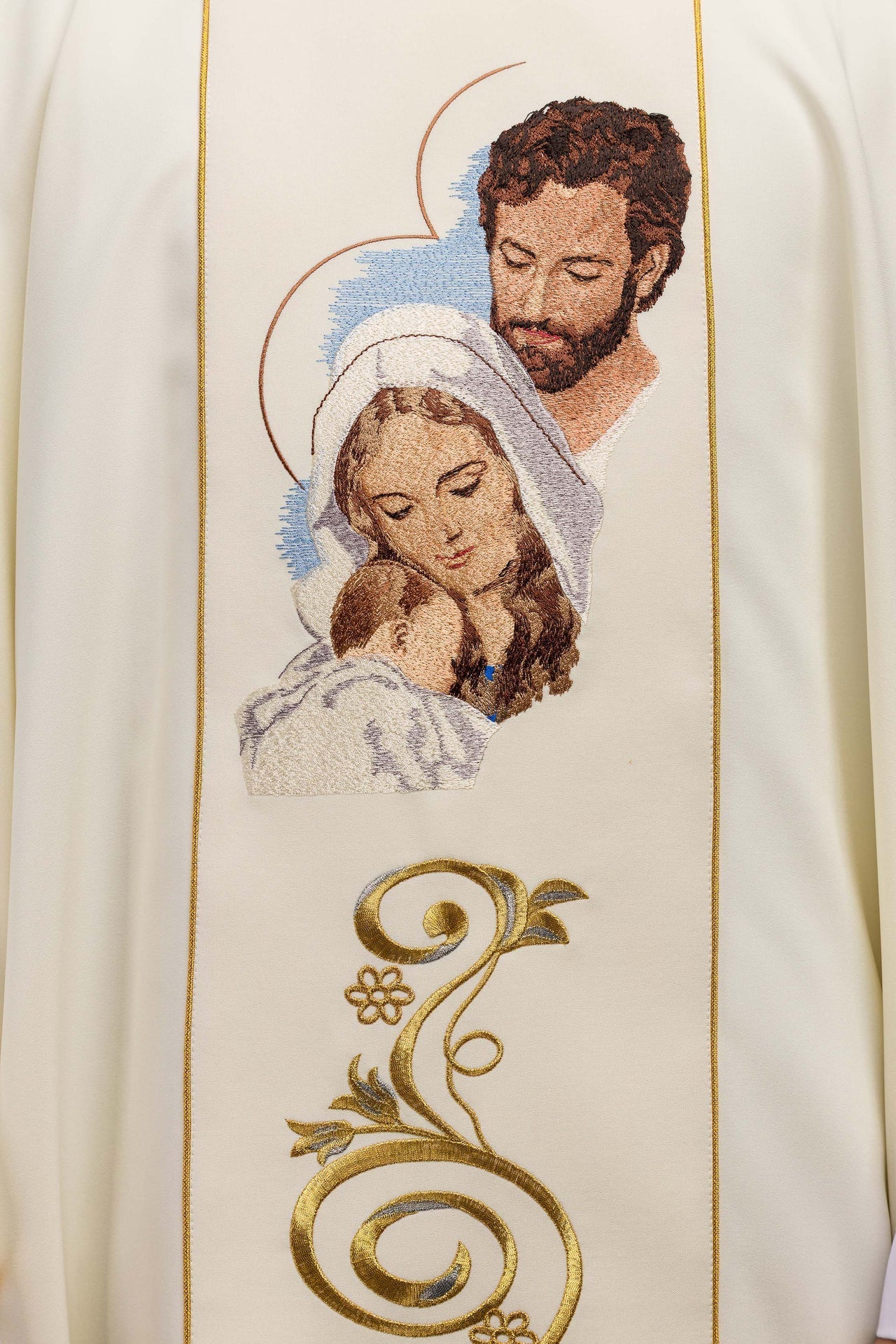 Ornat Liturgiczny na Boże Narodzenie - Święta Rodzina, Złota Nić - SZATYLITURGICZNE.PL
