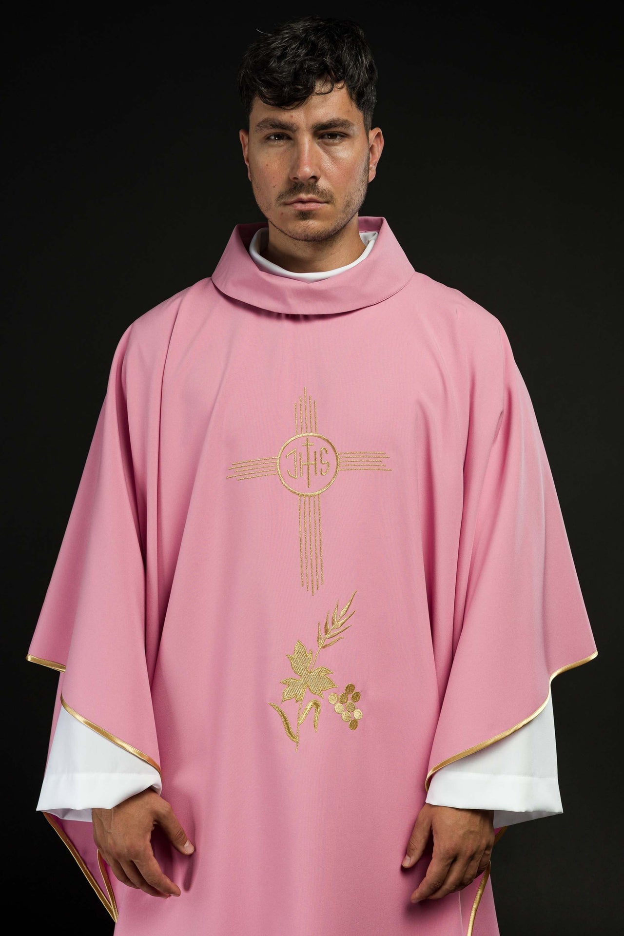 Ornat Liturgiczny Różowy IHS Haft Złotą Nicią z Stułą - SZATYLITURGICZNE.PL
