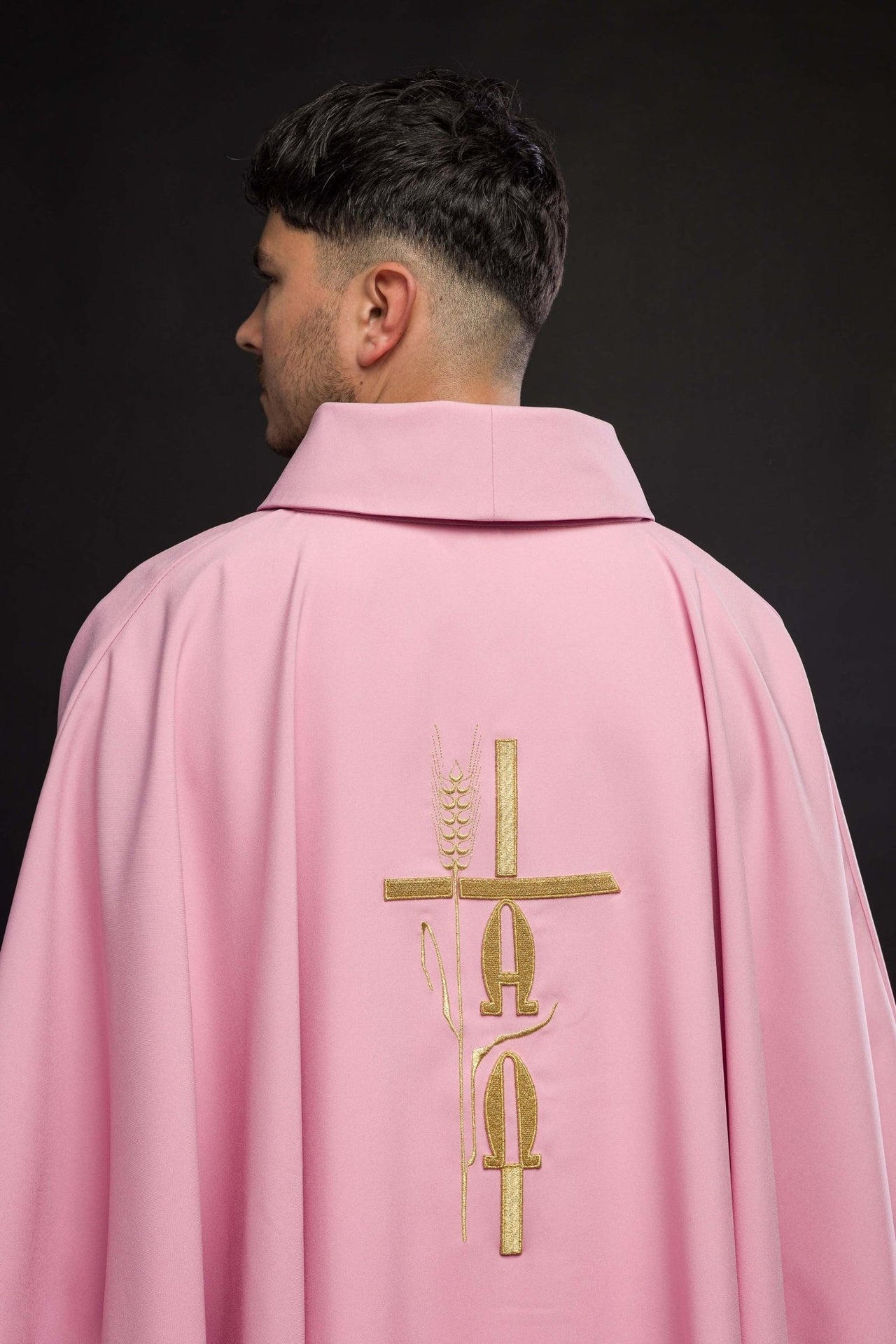 Ornat Liturgiczny Różowy Krzyż i IHS Złoty Haft - Polski Produkt - SZATYLITURGICZNE.PL