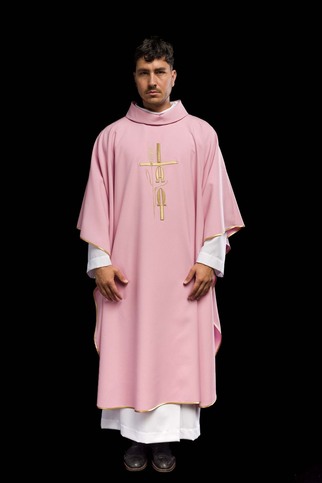 Ornat Liturgiczny Różowy Krzyż i IHS Złoty Haft - Polski Produkt - SZATYLITURGICZNE.PL