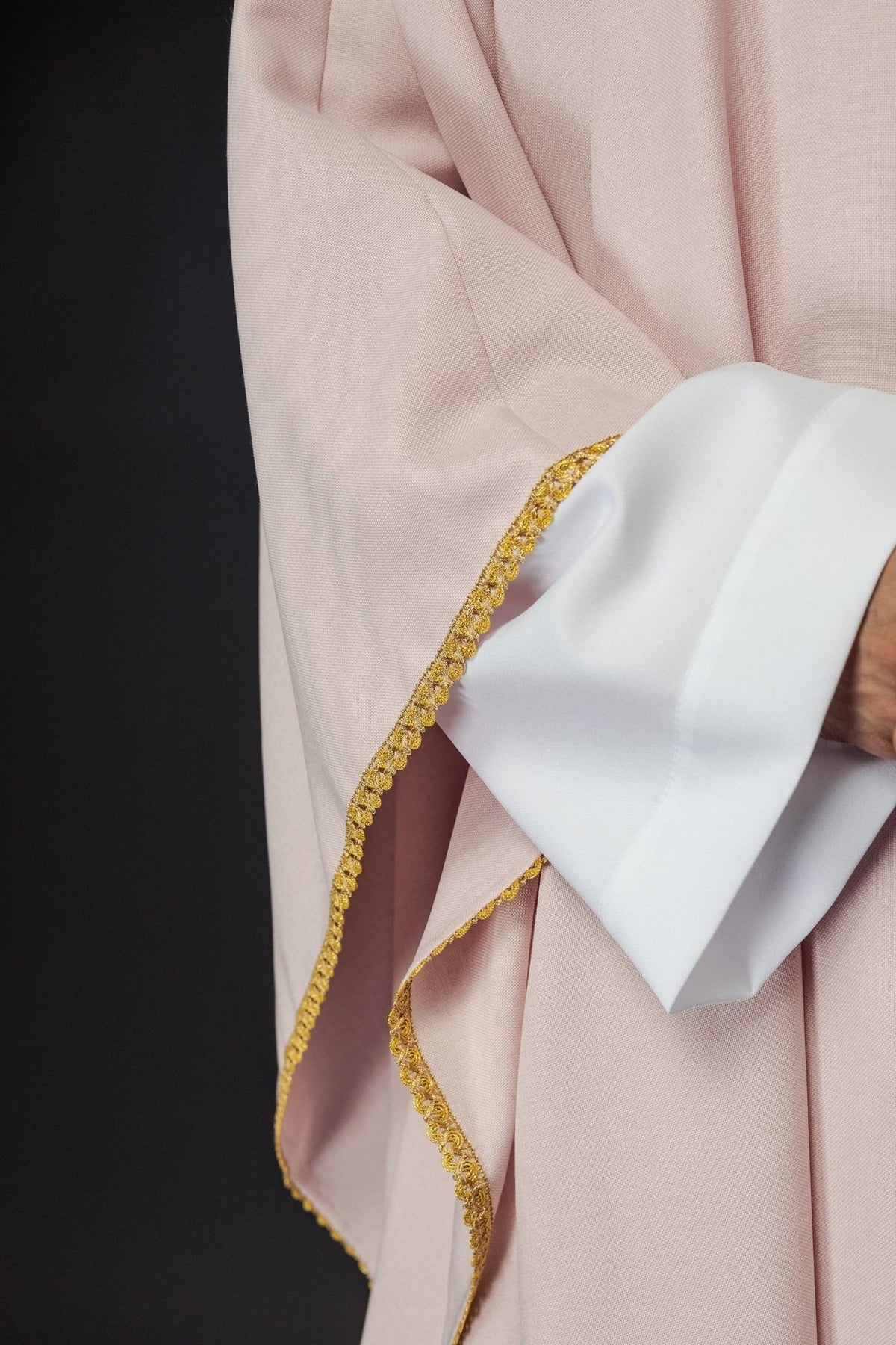 Ornat Liturgiczny Różowy Złote Krzyże i Lamówka - Polska Produkcja - SZATYLITURGICZNE.PL