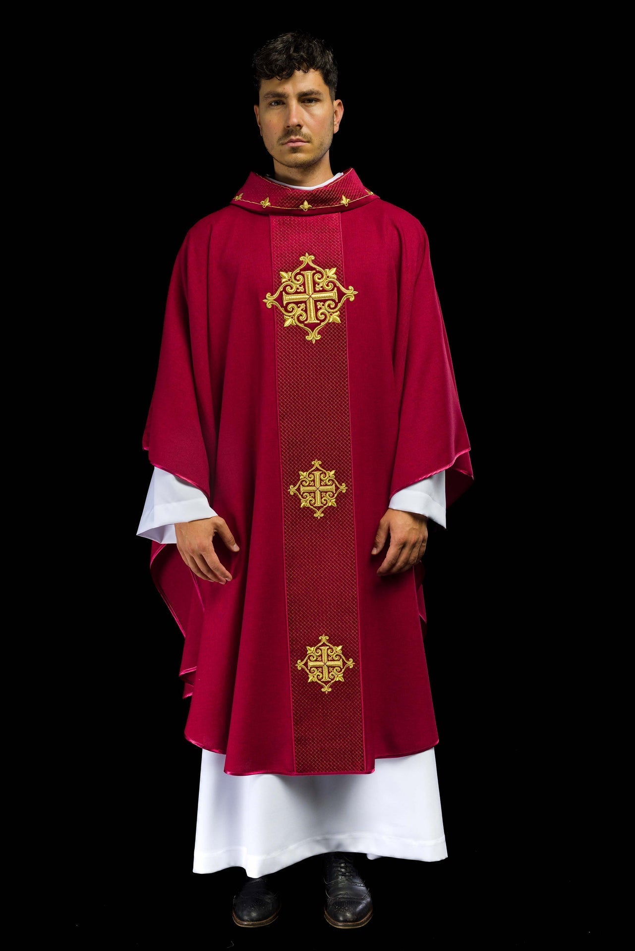 Ornat Liturgiczny z Aksamitnym Pasem i Haftem Krzyży - SZATYLITURGICZNE.PL