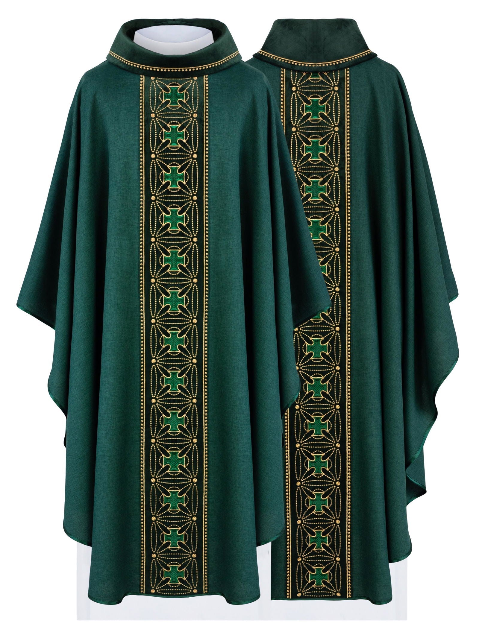 Ornat liturgiczny z zielonym pasem krzyży i złotą lamówką