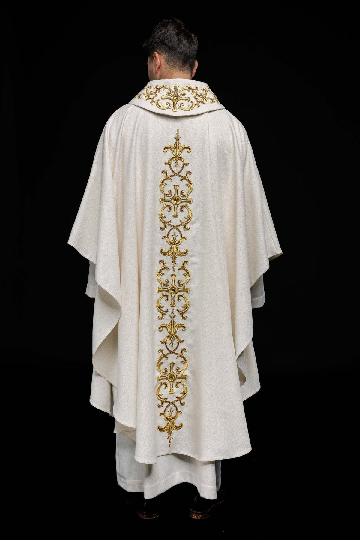 Ornat Liturgiczny z Haftem Eucharystycznym i Zdobieniami - SZATYLITURGICZNE.PL