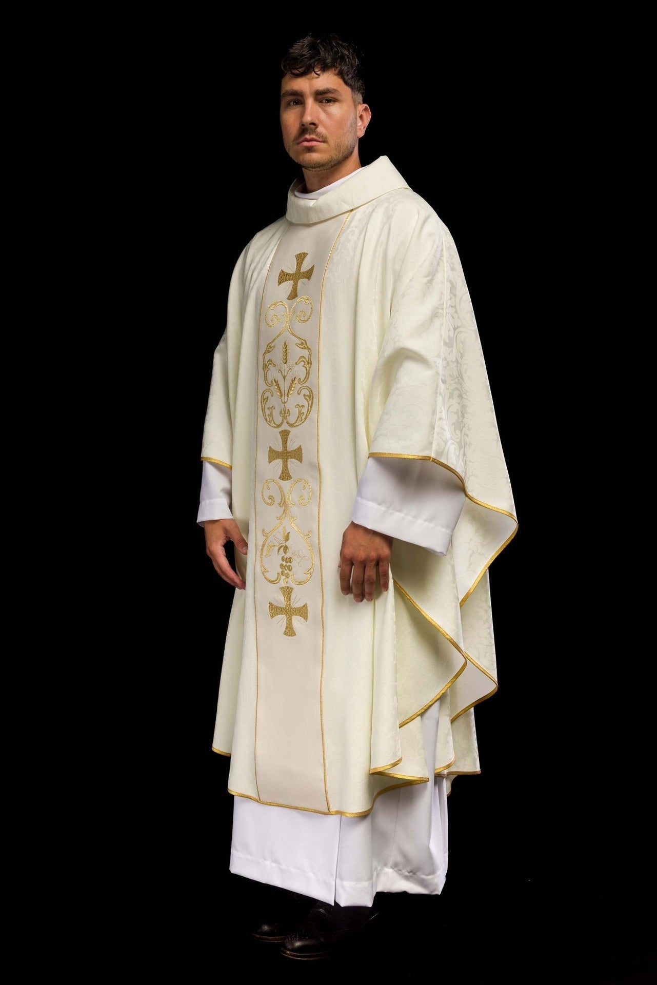 Ornat Liturgiczny Żakardowy z Haftowanym Pasem - Polska Produkcja - SZATYLITURGICZNE.PL