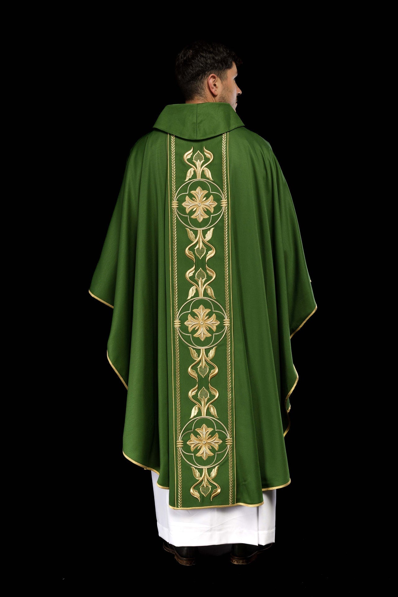 Ornat Liturgiczny Zielony Haftowany Rozeta - Polski Producent - SZATYLITURGICZNE.PL