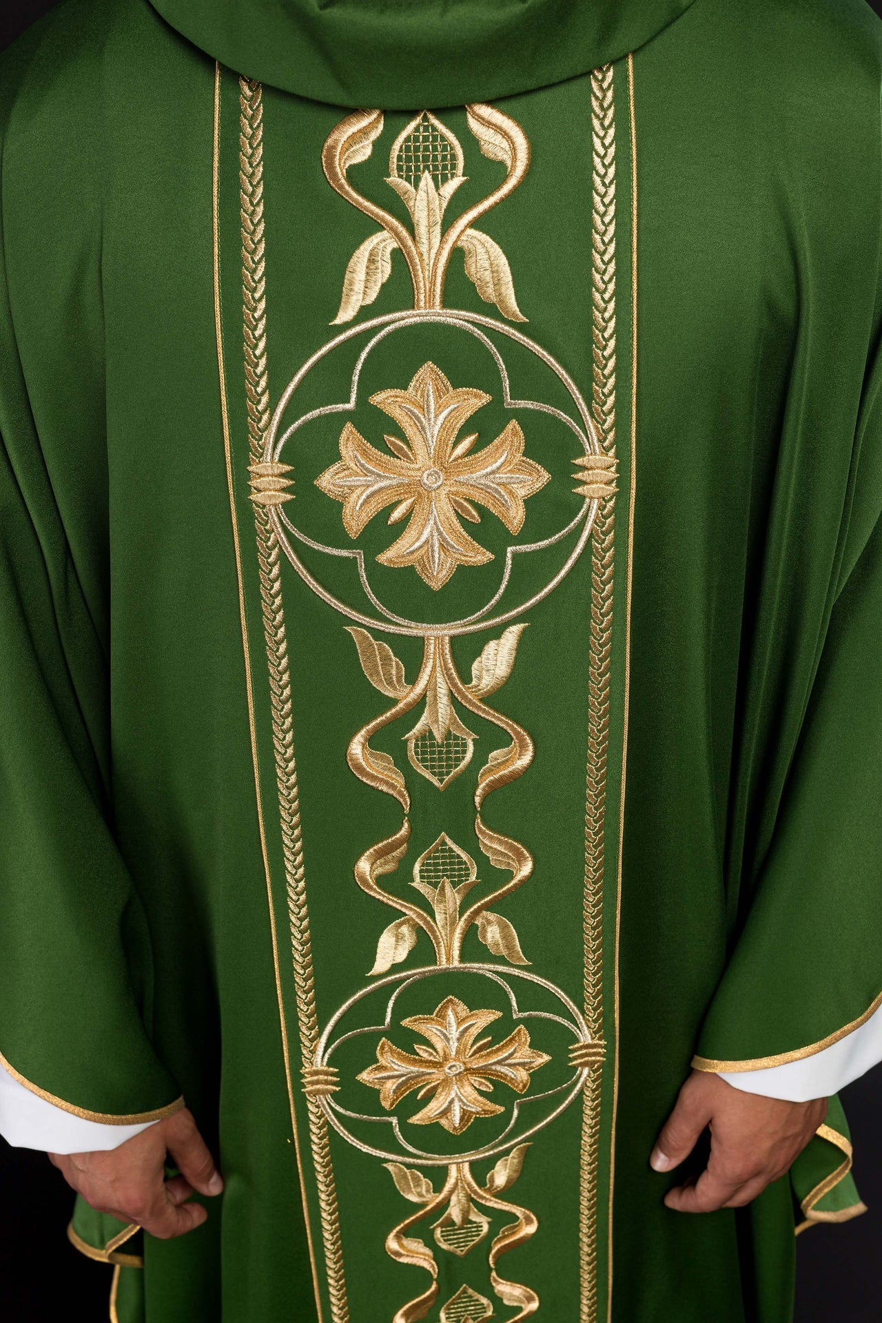 Ornat Liturgiczny Zielony Haftowany Rozeta - Polski Producent - SZATYLITURGICZNE.PL