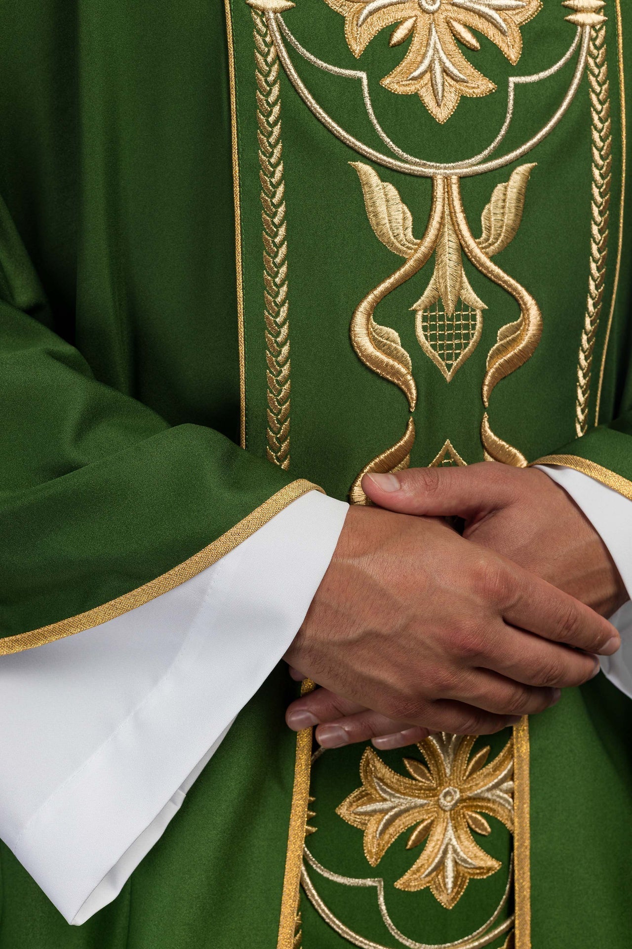 Ornat Liturgiczny Zielony Haftowany Rozeta - Polski Producent - SZATYLITURGICZNE.PL