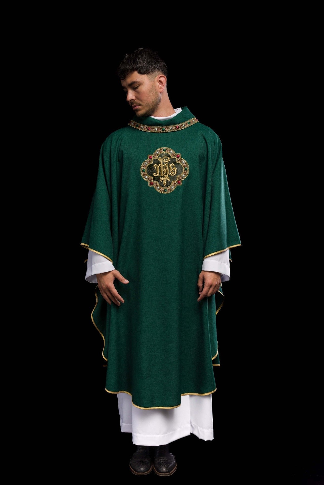 Ornat Liturgiczny Zielony IHS - Bogato Haftowany Pas i Lamówka - SZATYLITURGICZNE.PL