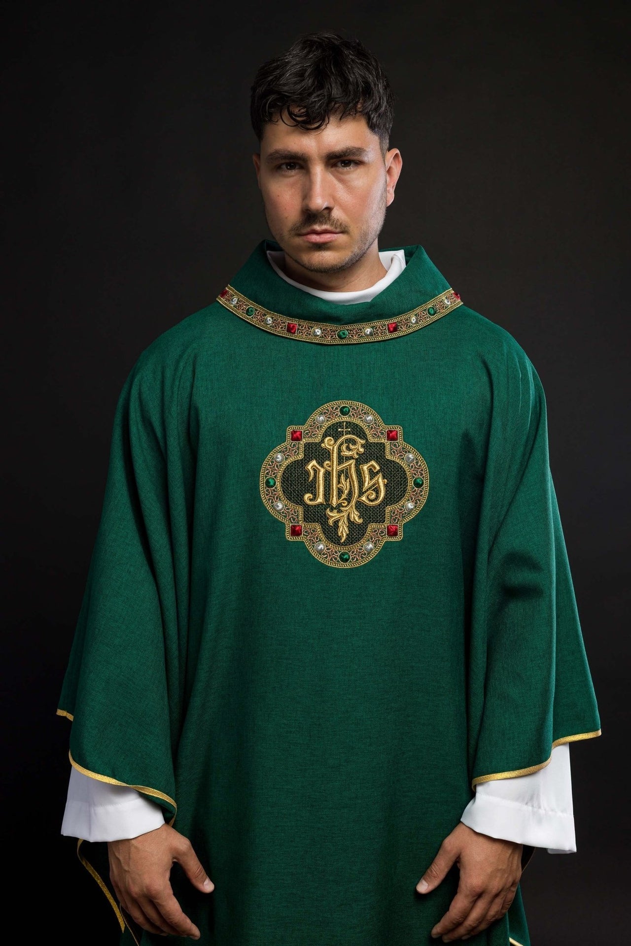 Ornat Liturgiczny Zielony IHS - Bogato Haftowany Pas i Lamówka - SZATYLITURGICZNE.PL