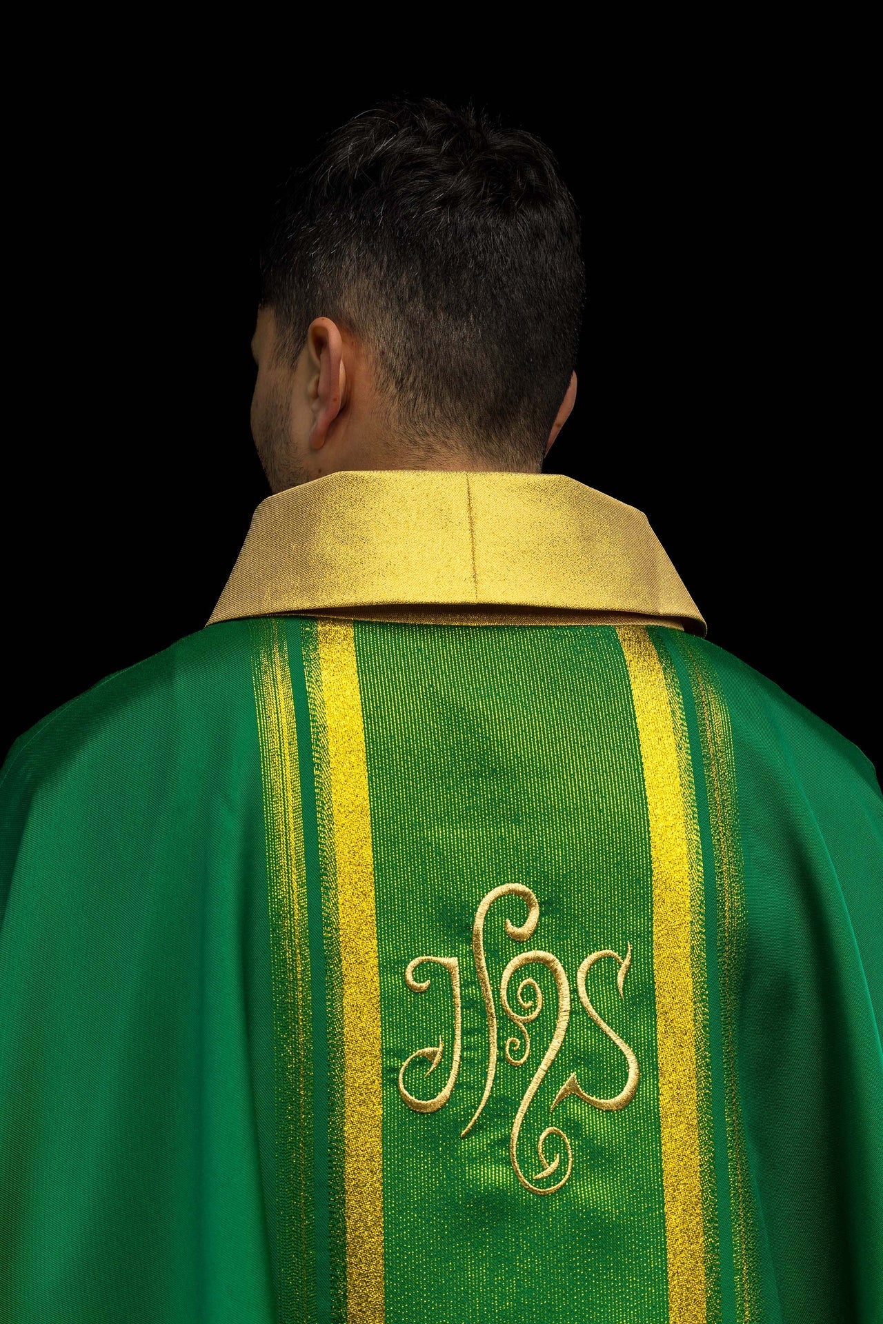 Ornat Liturgiczny Zielony IHS - Haft Złotą Nicią, Elanowełna - SZATYLITURGICZNE.PL