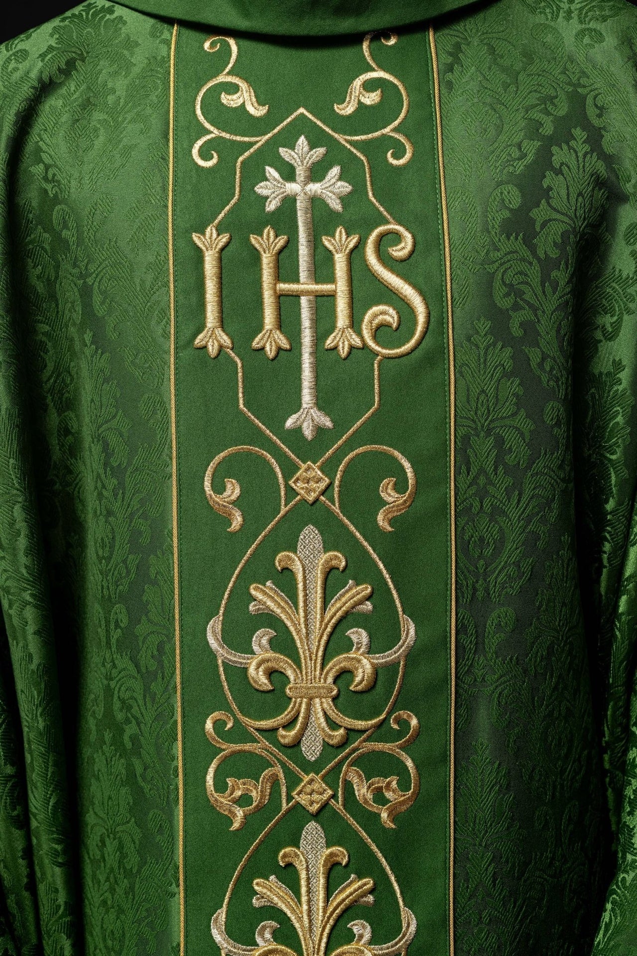 Ornat Liturgiczny Zielony IHS Haftowany - Polska Produkcja - SZATYLITURGICZNE.PL