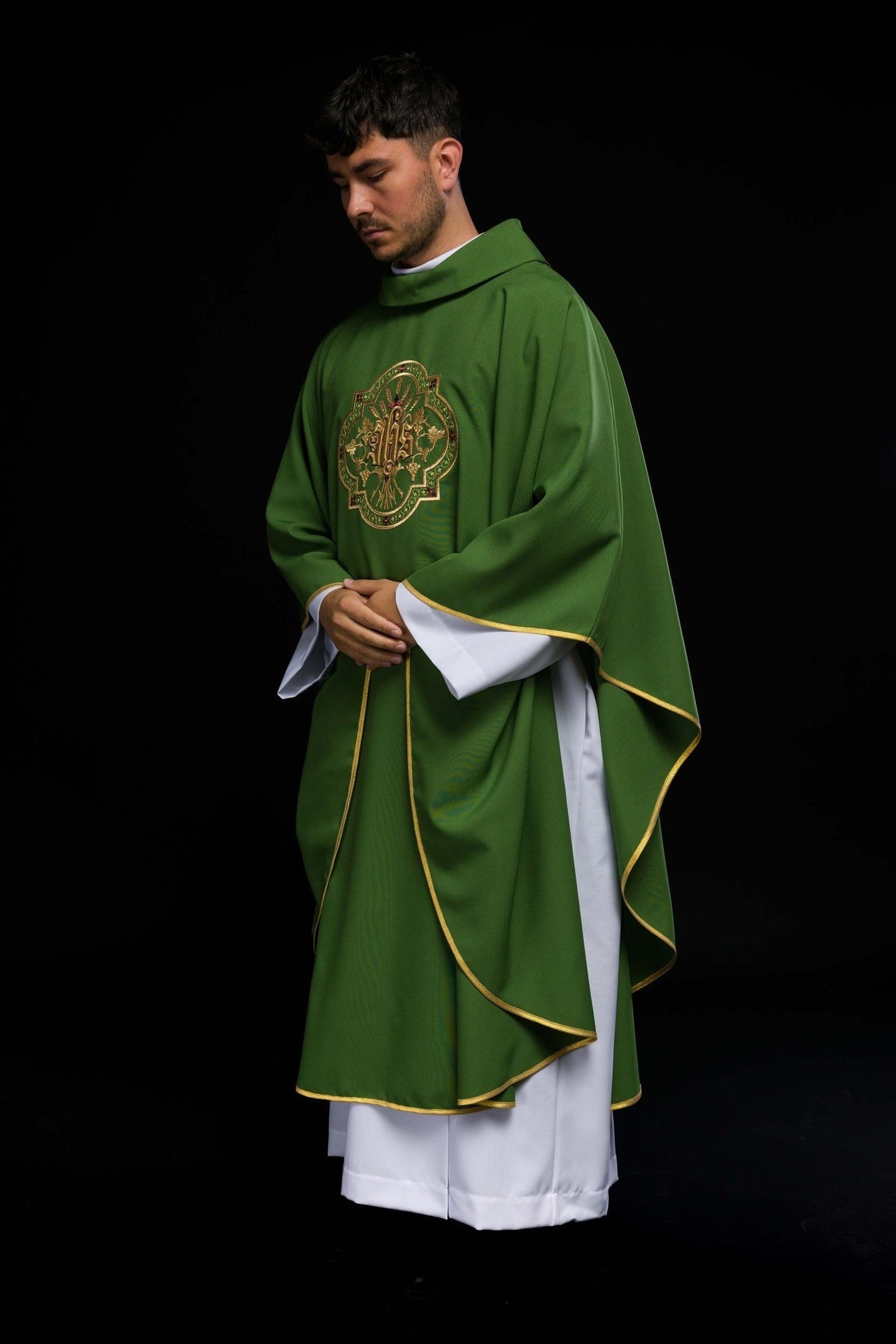 Ornat Liturgiczny Zielony IHS PAX - Haftowany Symbol Pokoju - SZATYLITURGICZNE.PL
