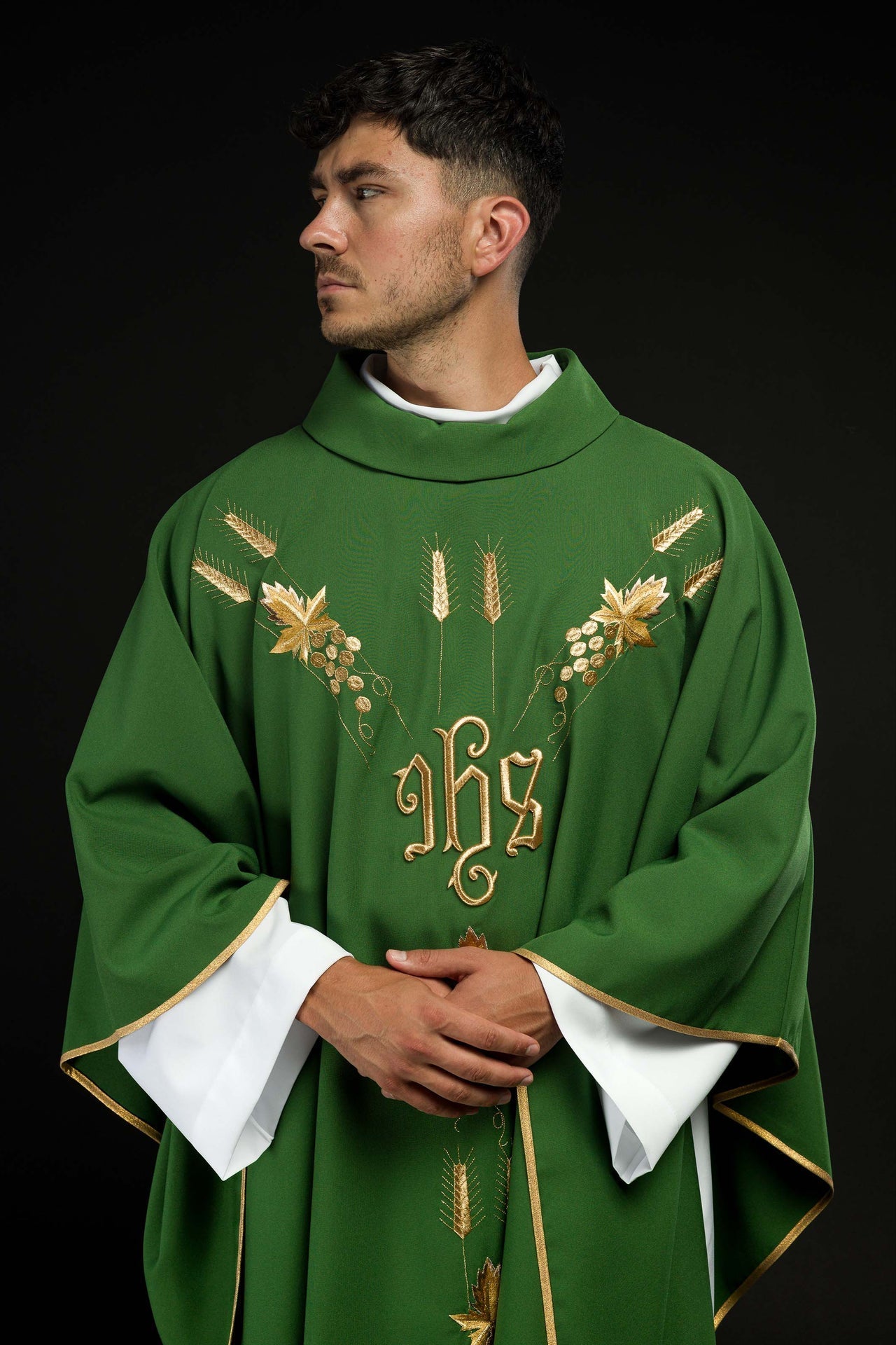 Ornat Liturgiczny Zielony IHS Winogrona Złoty Haft - SZATYLITURGICZNE.PL