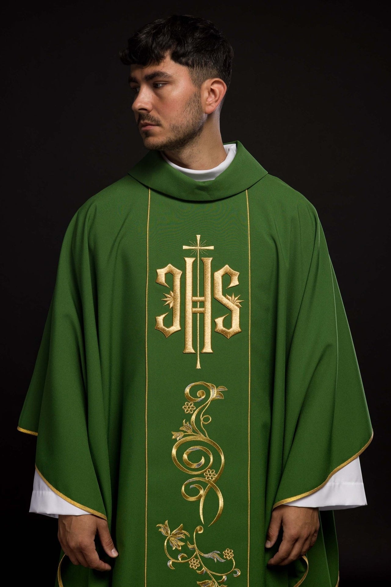 Ornat Liturgiczny Zielony IHS Złoty Haft - Polska Produkcja - SZATYLITURGICZNE.PL