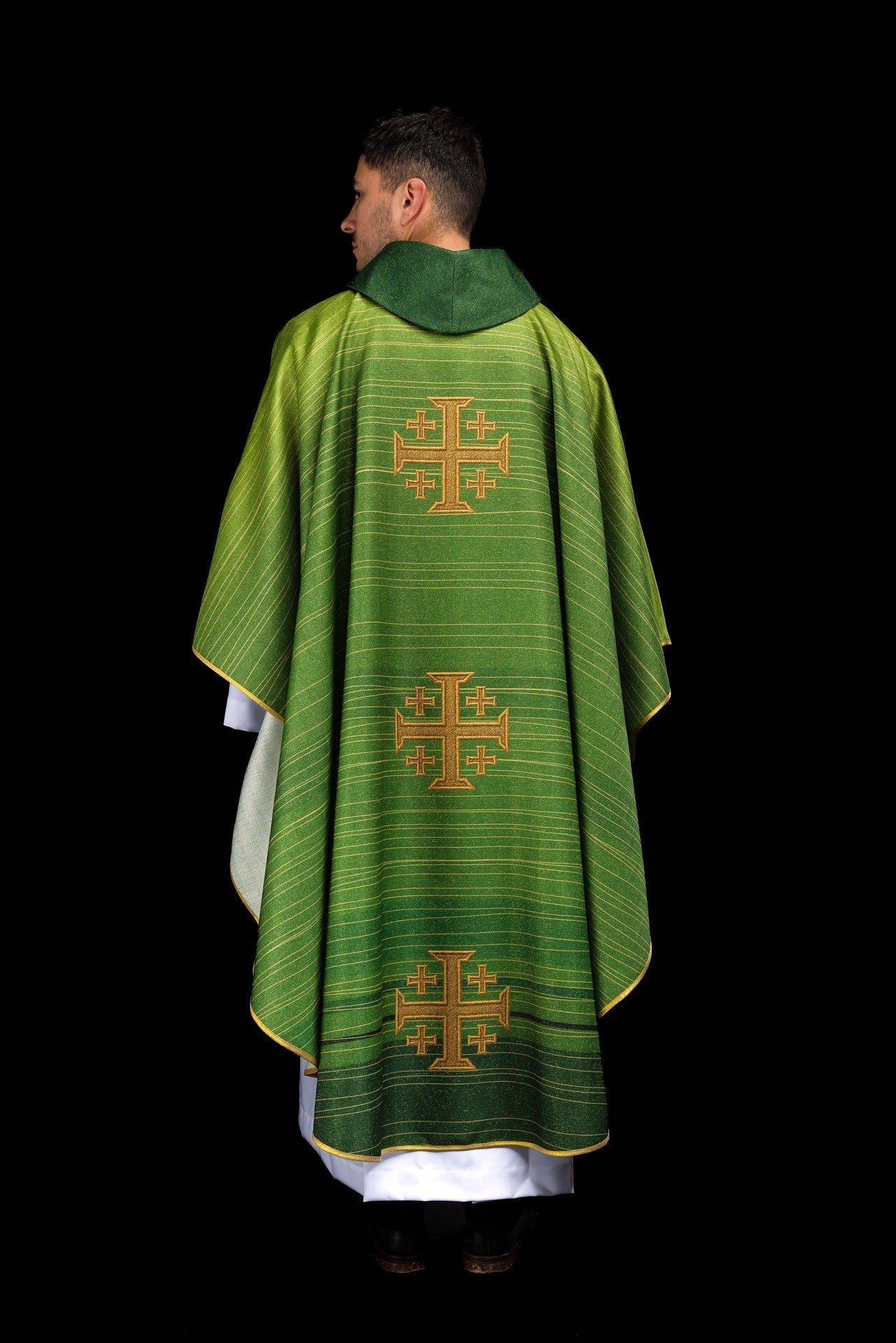Ornat Liturgiczny Zielony Krzyż Jerozolimski Drukowany - Elegancki Wzór - SZATYLITURGICZNE.PL