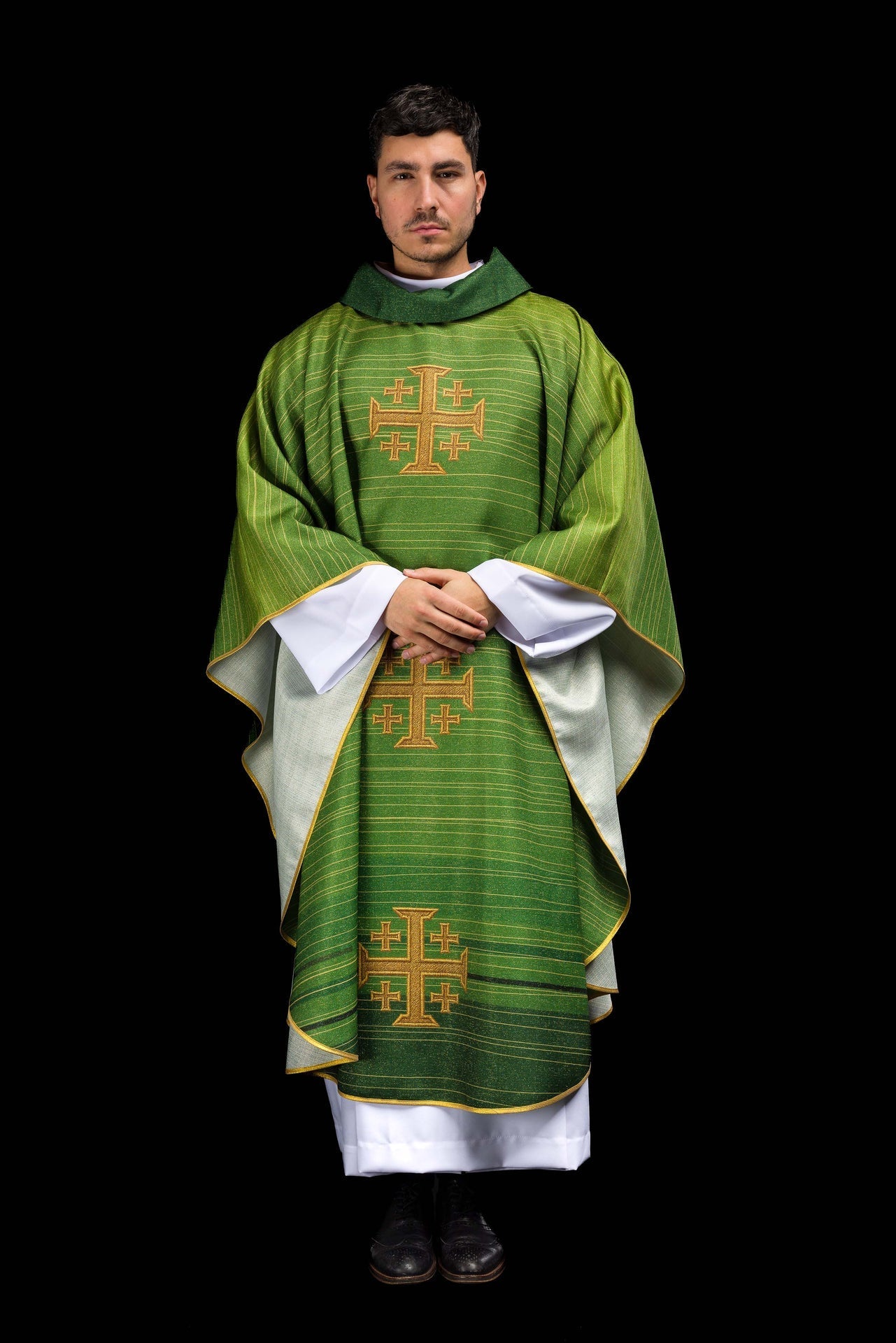 Ornat Liturgiczny Zielony Krzyż Jerozolimski Drukowany - Elegancki Wzór - SZATYLITURGICZNE.PL