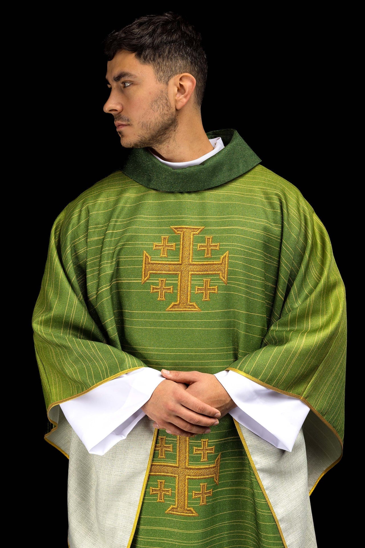 Ornat Liturgiczny Zielony Krzyż Jerozolimski Drukowany - Elegancki Wzór - SZATYLITURGICZNE.PL