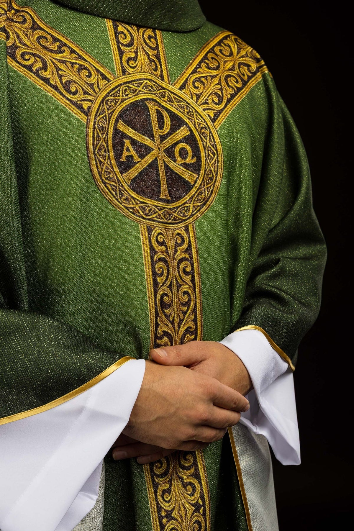 Ornat Liturgiczny Zielony Pax ze Złotym Nadrukiem - Elegancki - SZATYLITURGICZNE.PL