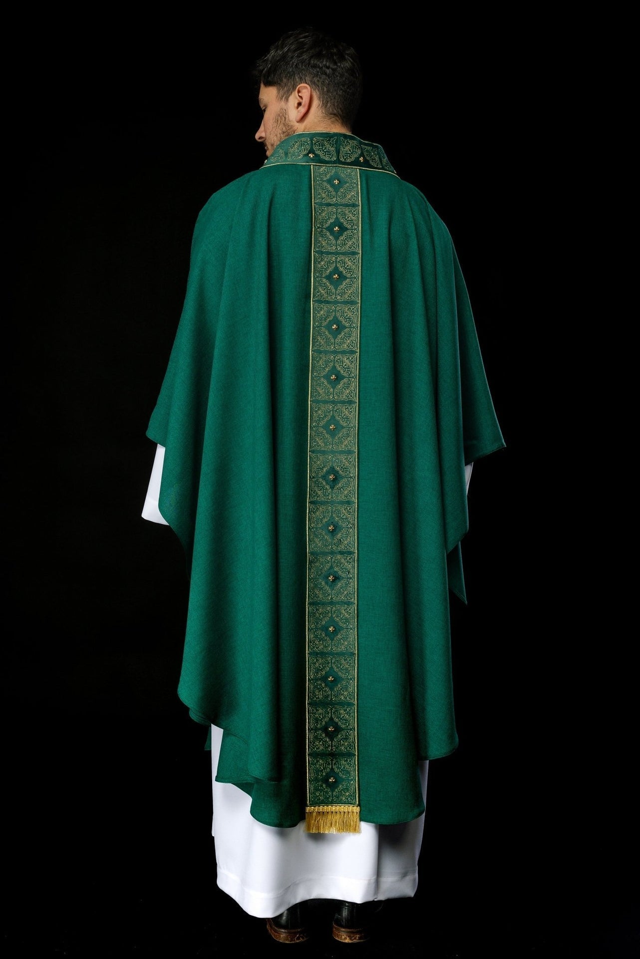 Ornat Liturgiczny Zielony z Bogatym Haftem - Polski Produkt - SZATYLITURGICZNE.PL
