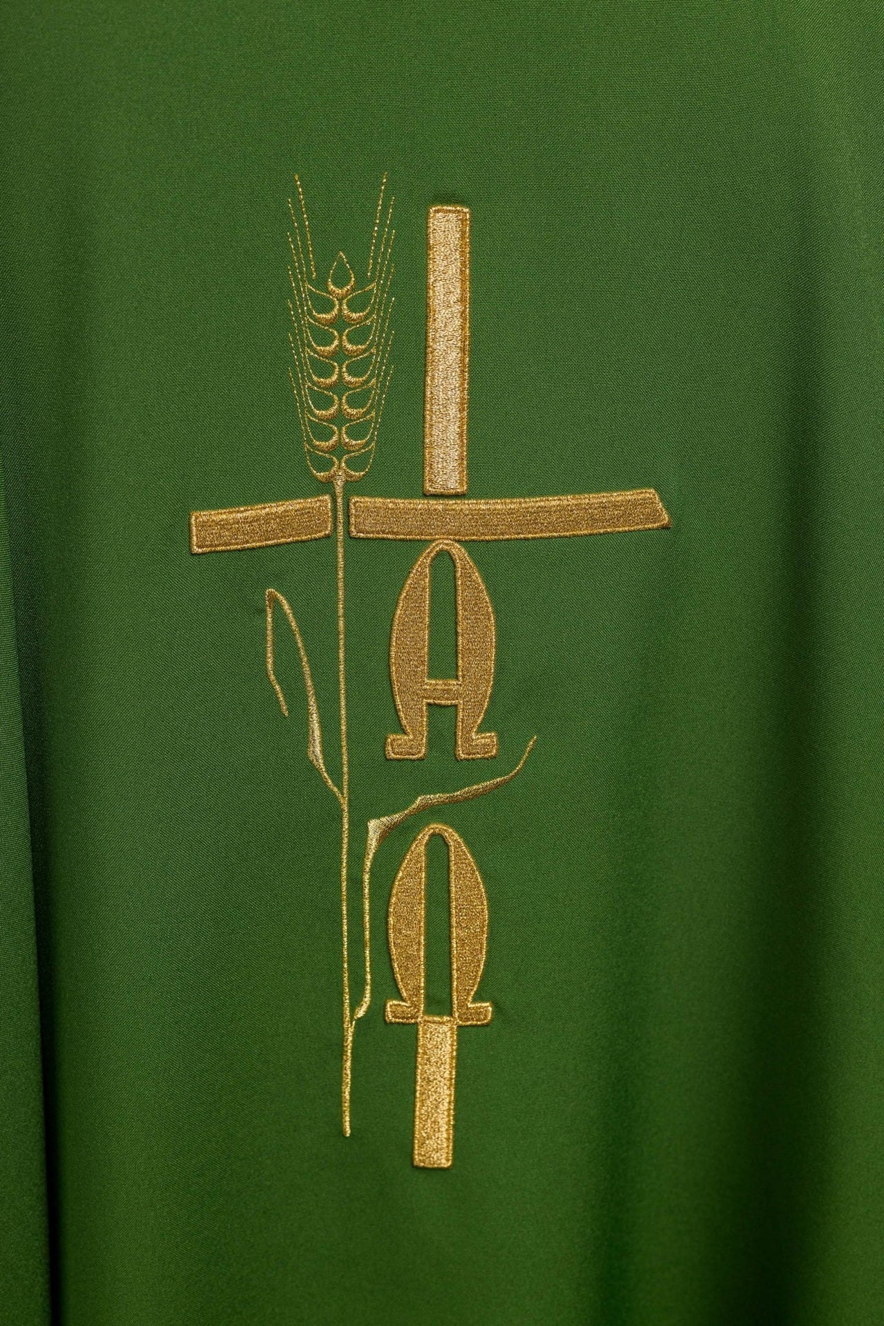 Ornat Liturgiczny Zielony z Haftem Alfa Omega - Polski Producent - SZATYLITURGICZNE.PL