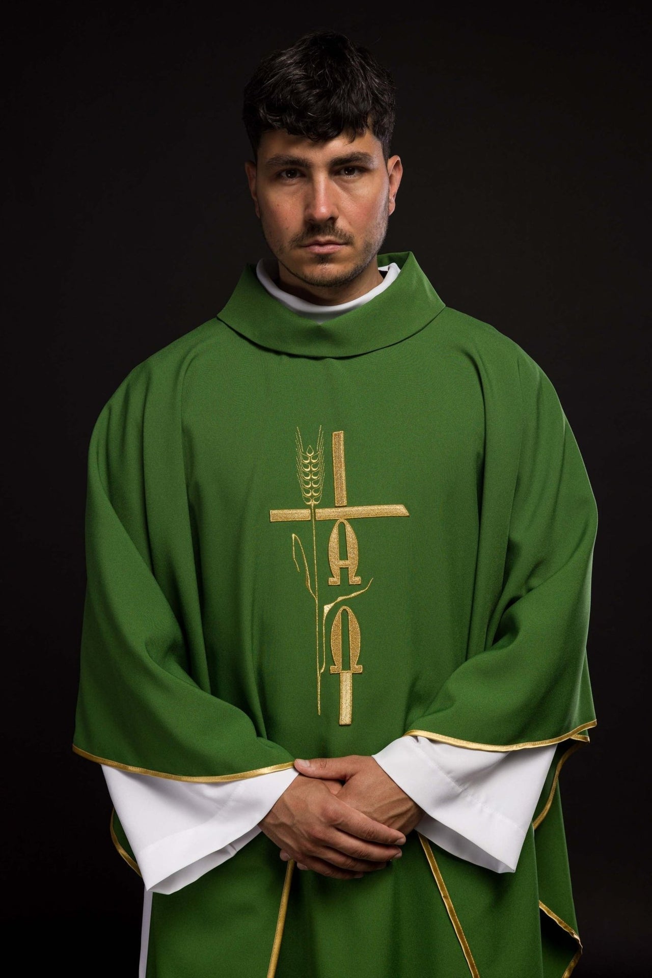 Ornat Liturgiczny Zielony z Haftem Alfa Omega - Polski Producent - SZATYLITURGICZNE.PL