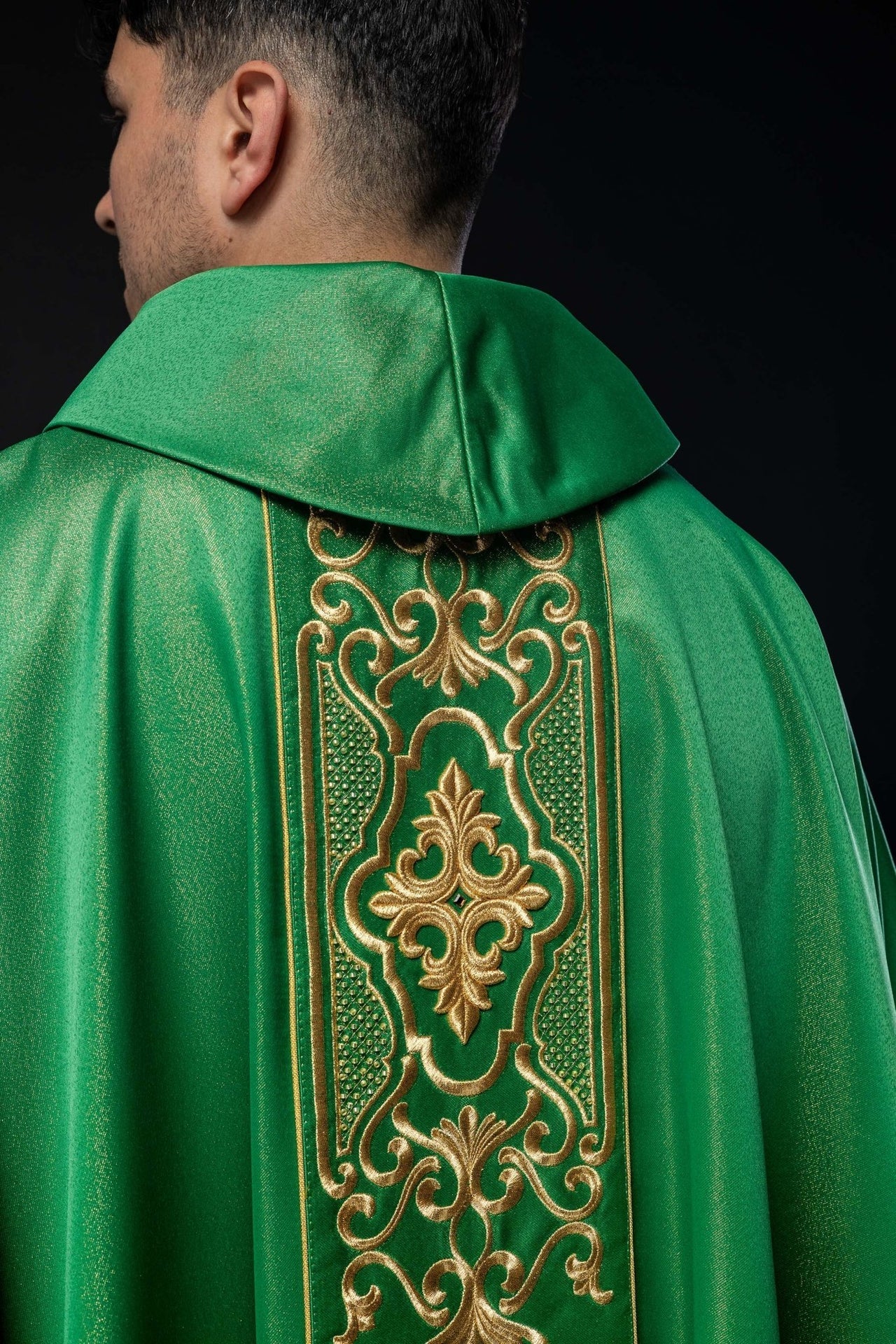 Ornat Liturgiczny Zielony z Haftem Eucharystycznym - Złote Nici - SZATYLITURGICZNE.PL