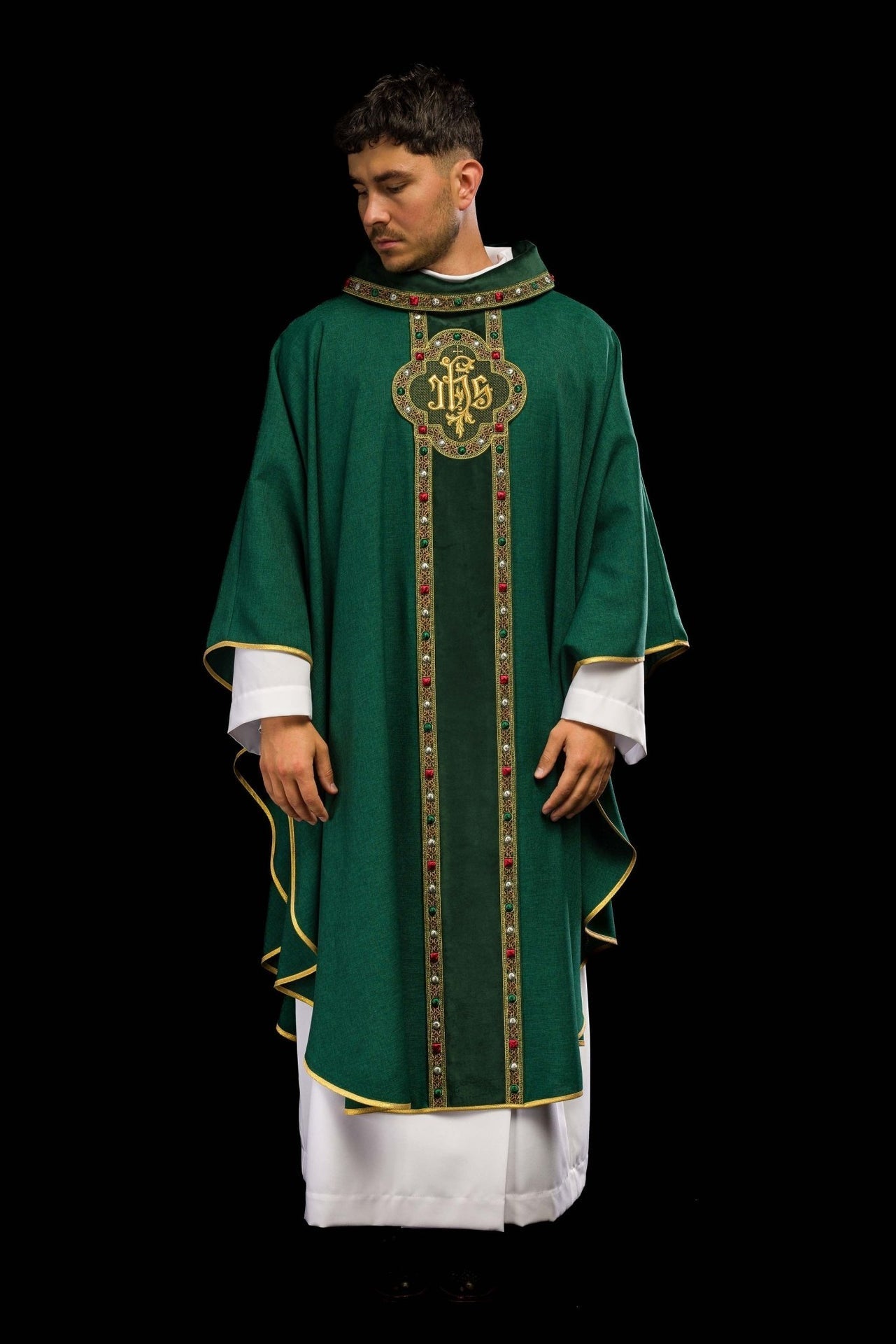 ornat liturgiczny zielony z haftem IHS - pas i lamówka - SZATYLITURGICZNE.PL