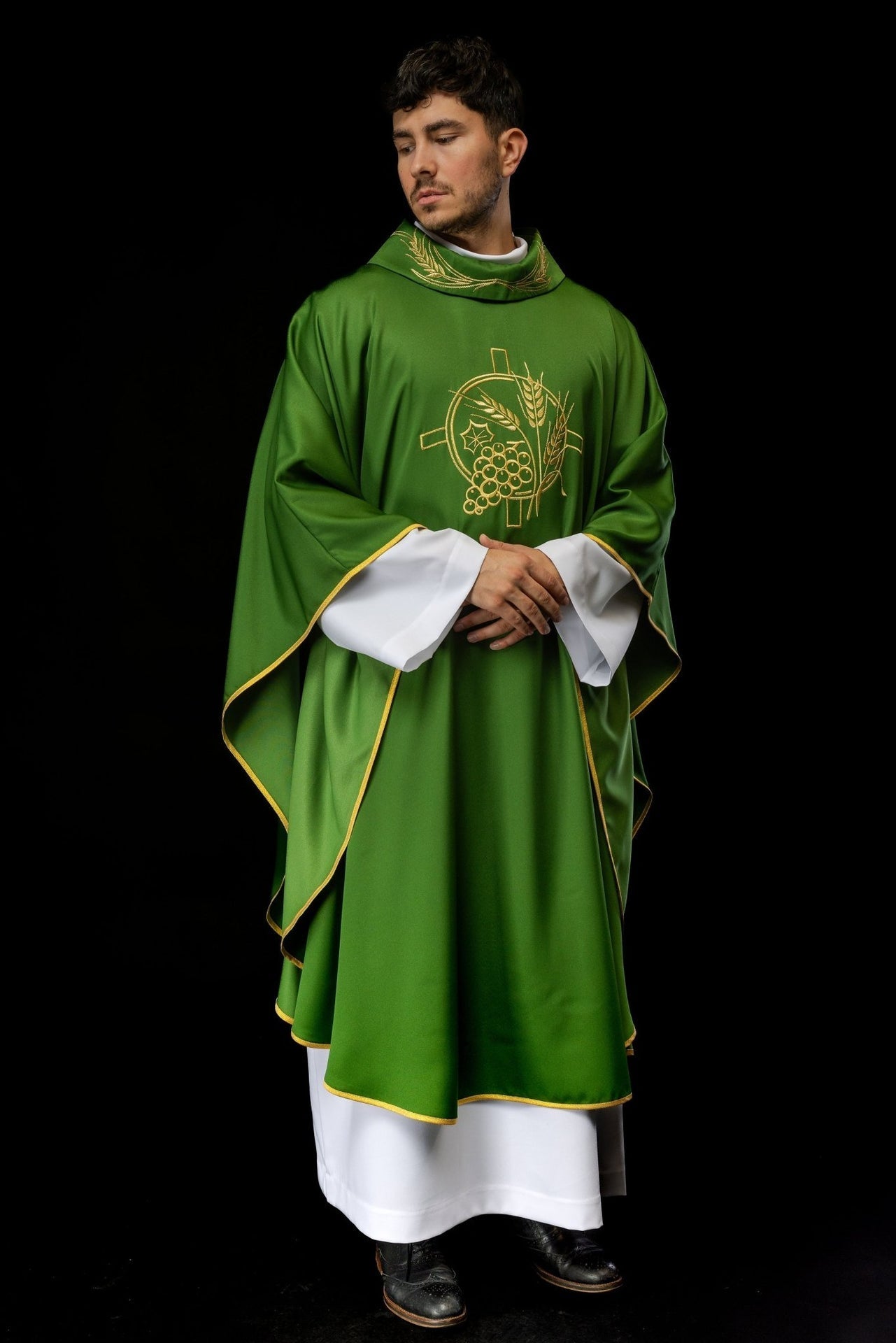 Ornat Liturgiczny Zielony z Haftem Krzyża i Kłosów - Elanowełna - SZATYLITURGICZNE.PL