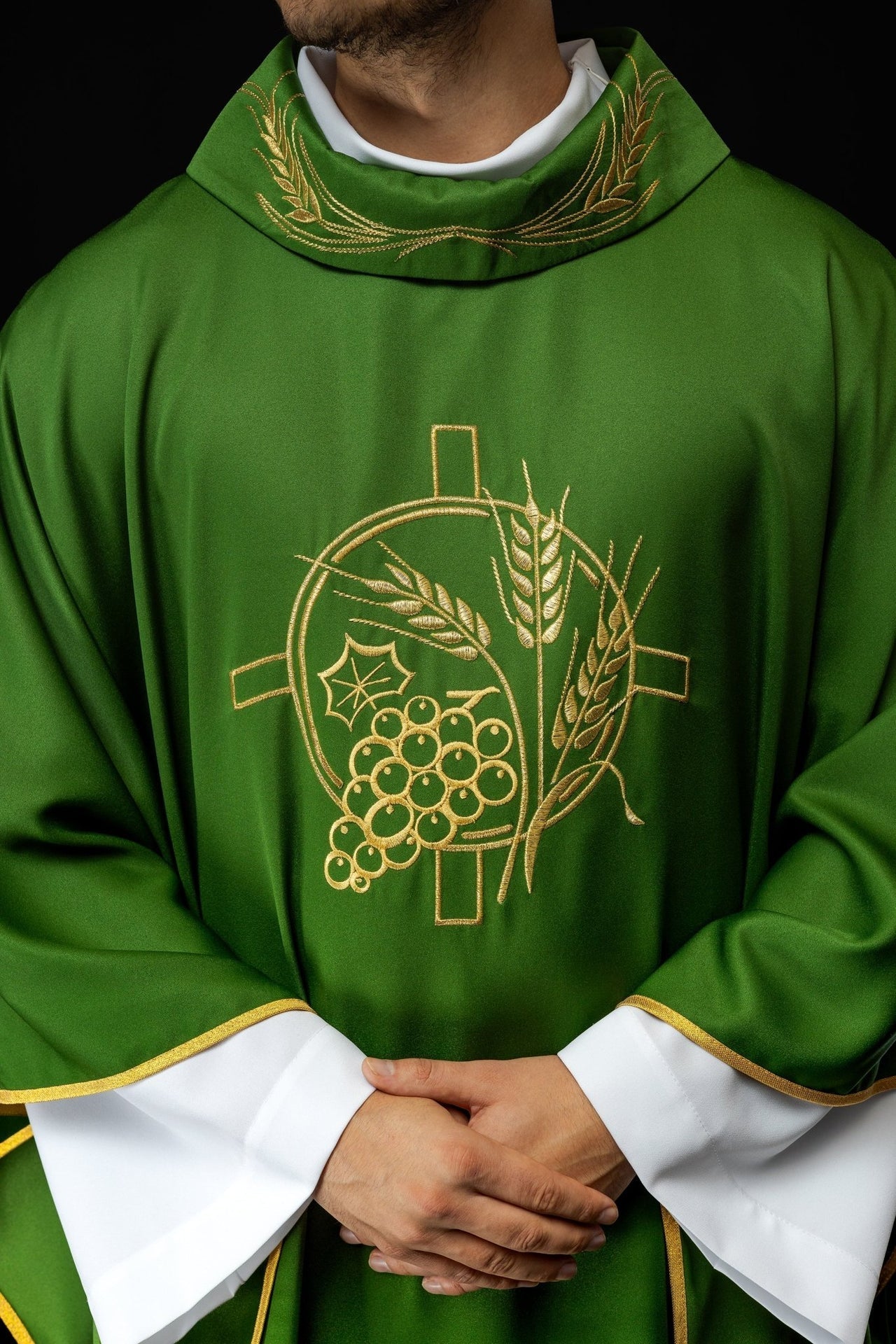 Ornat Liturgiczny Zielony z Haftem Krzyża i Kłosów - Elanowełna - SZATYLITURGICZNE.PL