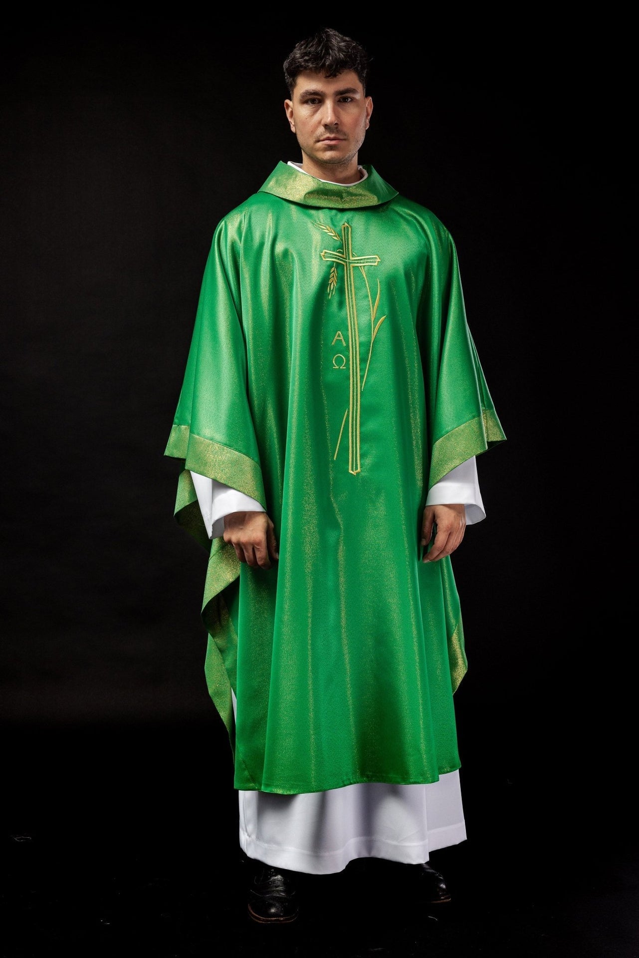 Ornat Liturgiczny Zielony z Haftowanym Krzyżem i Kłosem - Polska Produkcja - SZATYLITURGICZNE.PL