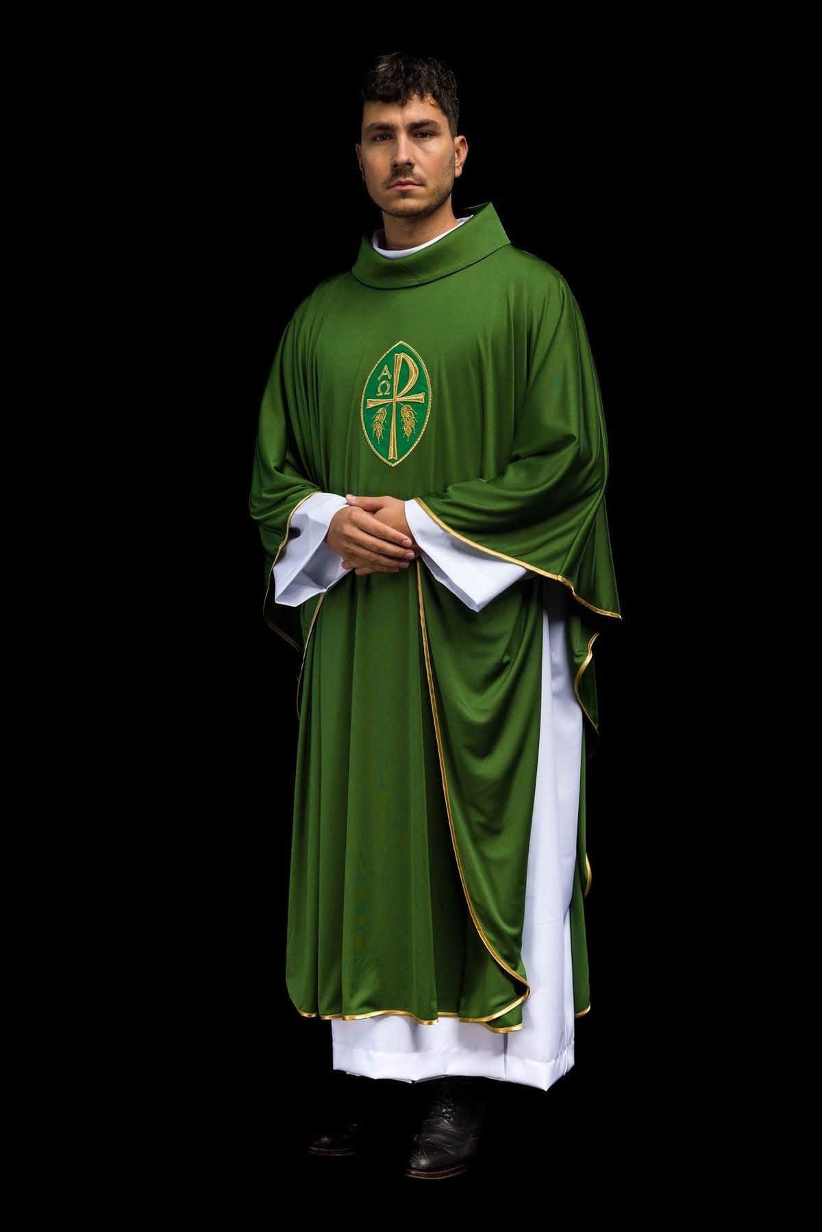 Ornat Liturgiczny Zielony z Haftowanym Krzyżem - SACROLITE - SZATYLITURGICZNE.PL