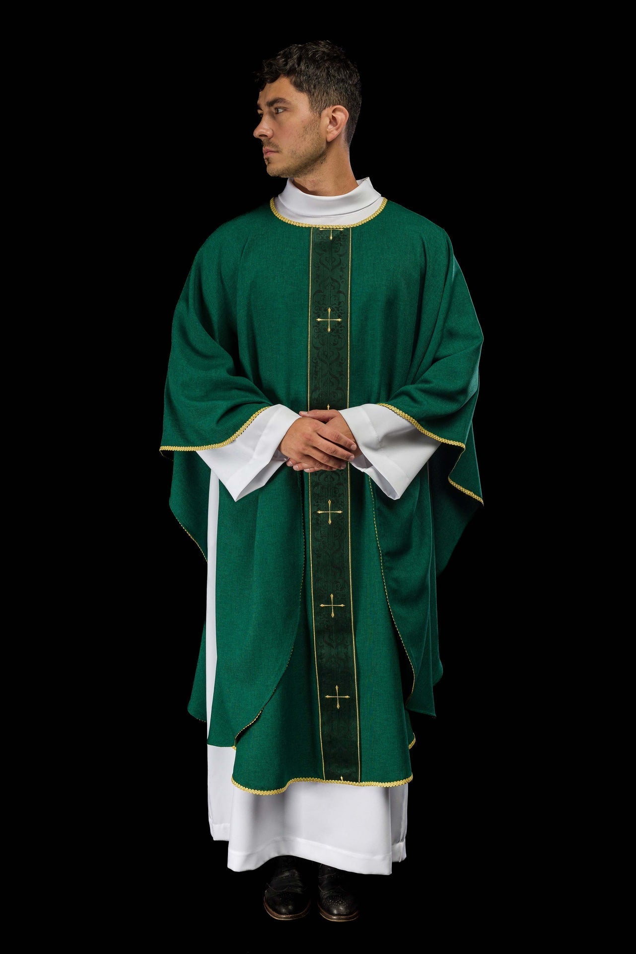 Ornat Liturgiczny Zielony z Haftowanym Pasem w Krzyże - Elegancki - SZATYLITURGICZNE.PL