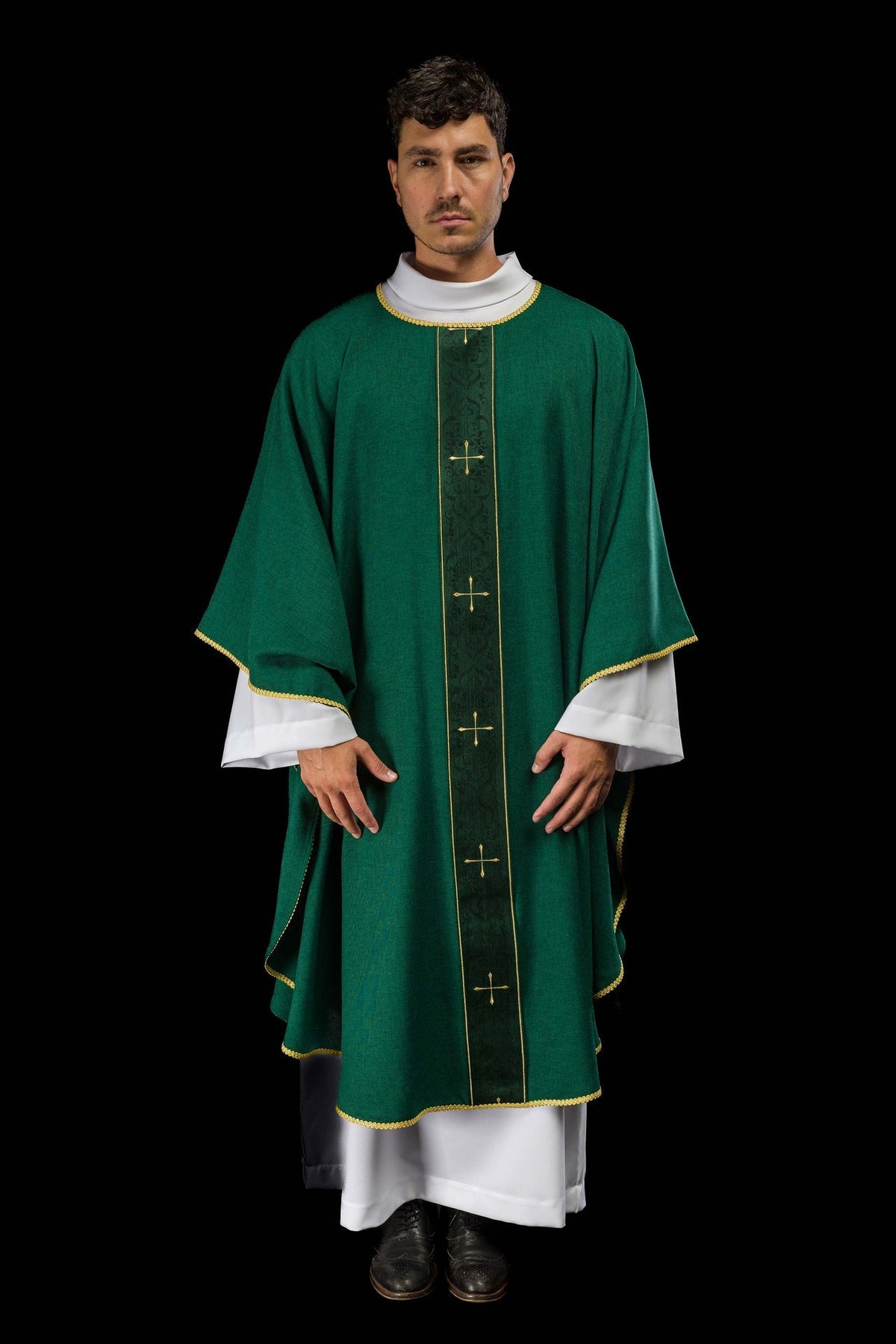 Ornat Liturgiczny Zielony z Haftowanym Pasem w Krzyże - Elegancki - SZATYLITURGICZNE.PL