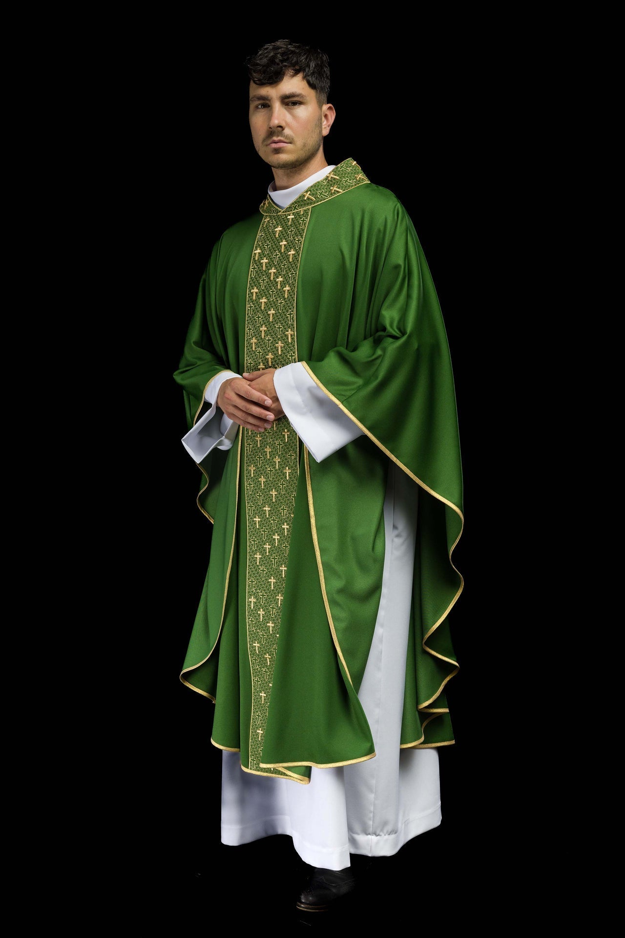 Ornat Liturgiczny Zielony z Haftowanym Pasem w Krzyże - Polska Produkcja - SZATYLITURGICZNE.PL