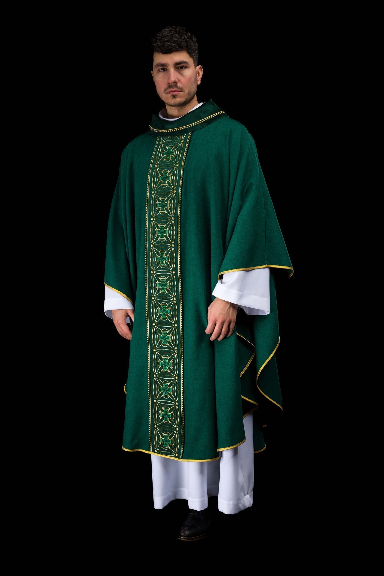 Ornat Liturgiczny Zielony z Pasem w Krzyże - Elegancki i Trwały - SZATYLITURGICZNE.PL