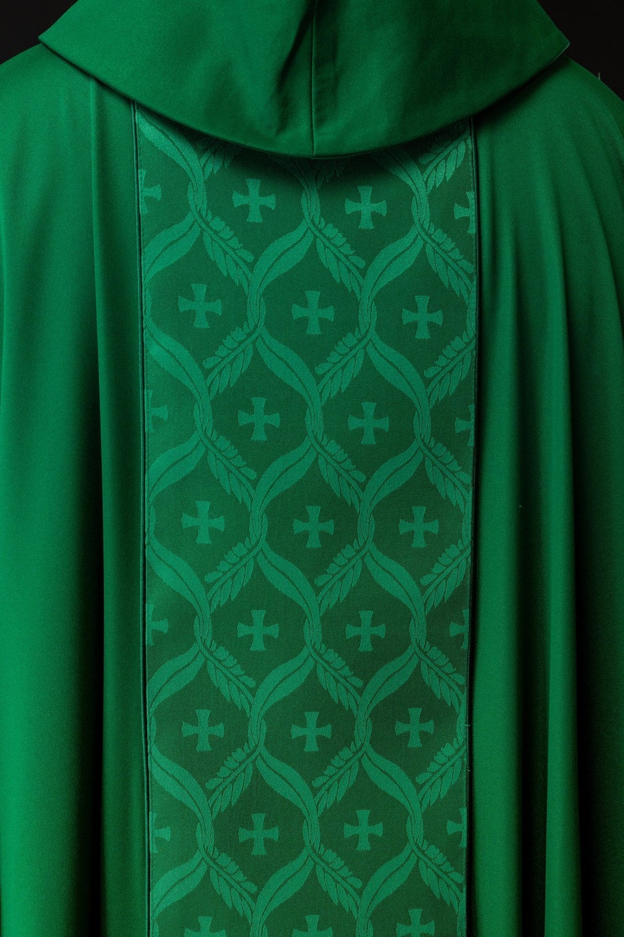 Ornat Liturgiczny Zielony z Żakardowym Pasem w Krzyże - SZATYLITURGICZNE.PL