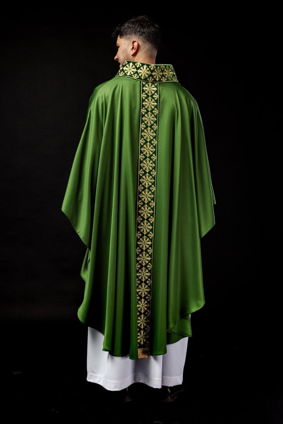 Ornat Liturgiczny Zielony z Złotym Haftem Krzyży - SZATYLITURGICZNE.PL