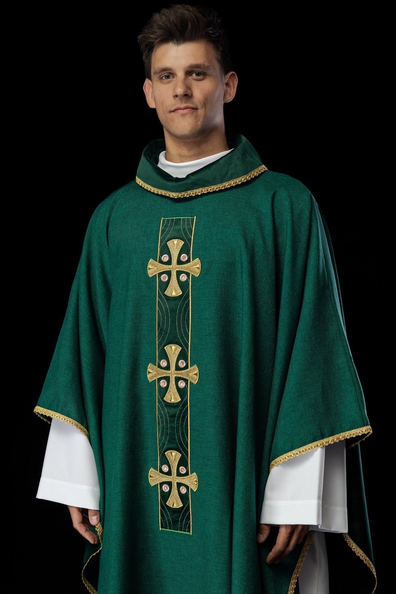Ornat Liturgiczny Zielony ze Złotymi Krzyżami i Lamówką - SZATYLITURGICZNE.PL