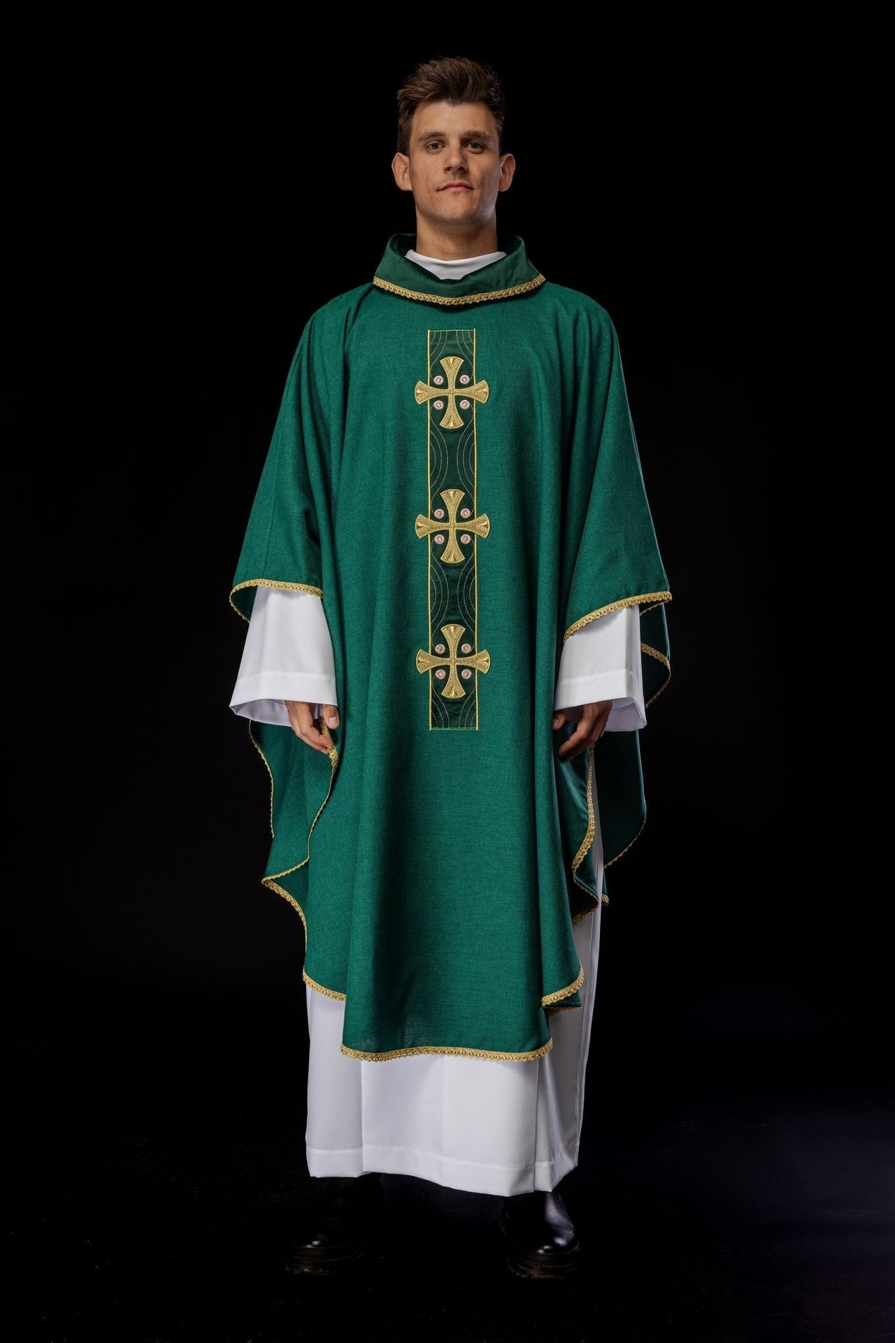 Ornat Liturgiczny Zielony ze Złotymi Krzyżami i Lamówką - SZATYLITURGICZNE.PL