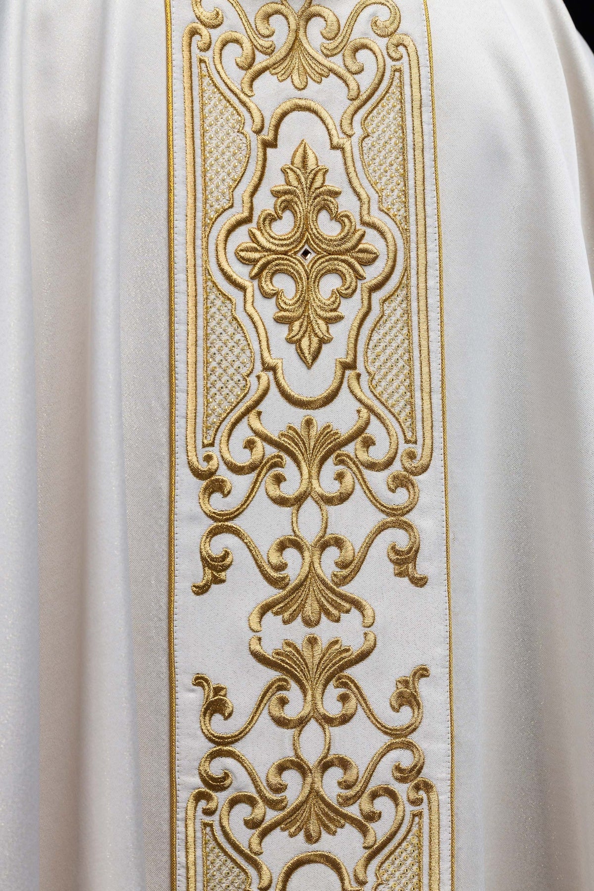 Ornat liturgiczny złoty haft eucharystyczny z połyskiem - SZATYLITURGICZNE.PL
