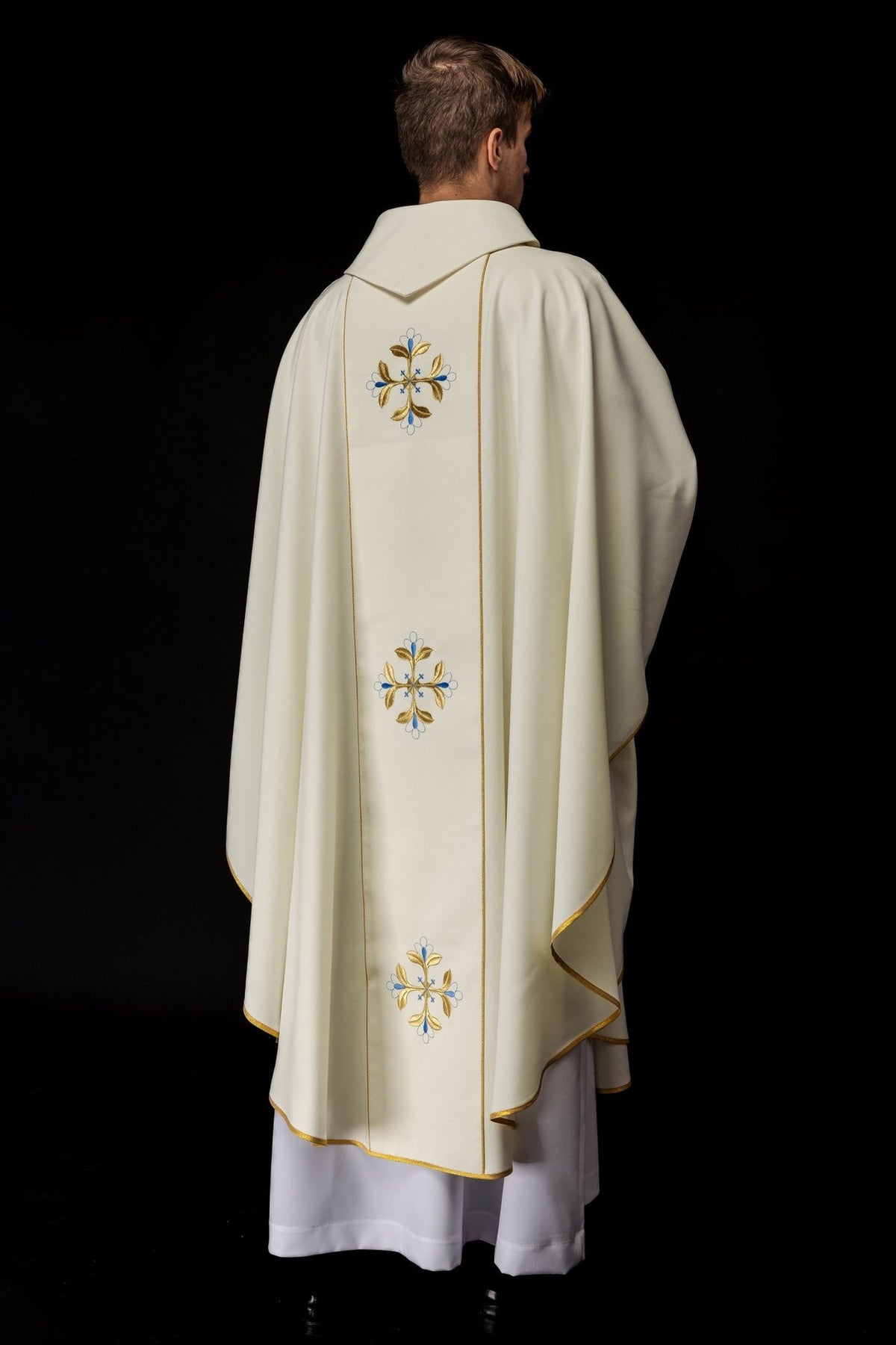 Ornat Liturgiczny Złoty z Haftem Matki Bożej Fatimskiej - SZATYLITURGICZNE.PL