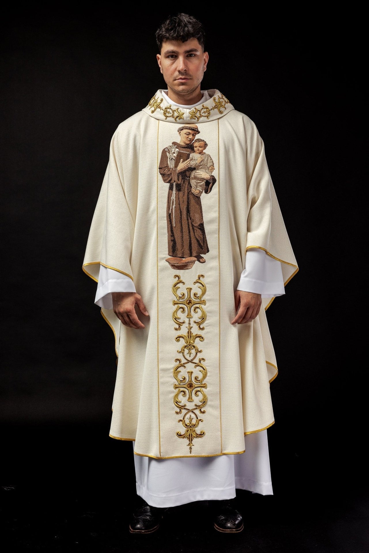 Ornat Liturgiczny Złoty z Haftem Świętego Antoniego - Polski Producent - SZATYLITURGICZNE.PL