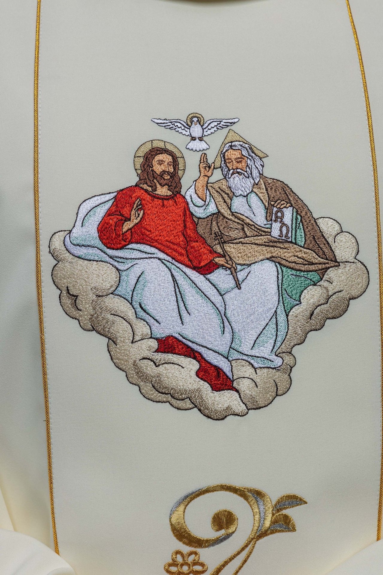 Ornat Liturgiczny Złoty z Haftem Trójcy Świętej - Polski Produkt - SZATYLITURGICZNE.PL