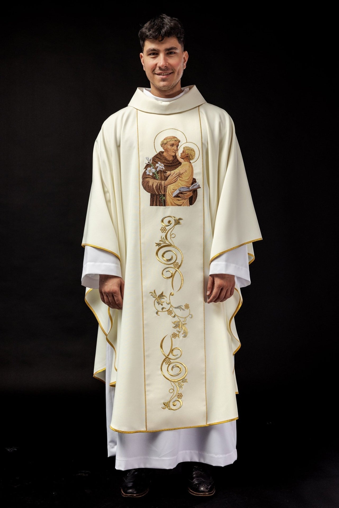 Ornat Liturgiczny Złoty ze Świętym Antonim - Haft Komputerowy - SZATYLITURGICZNE.PL