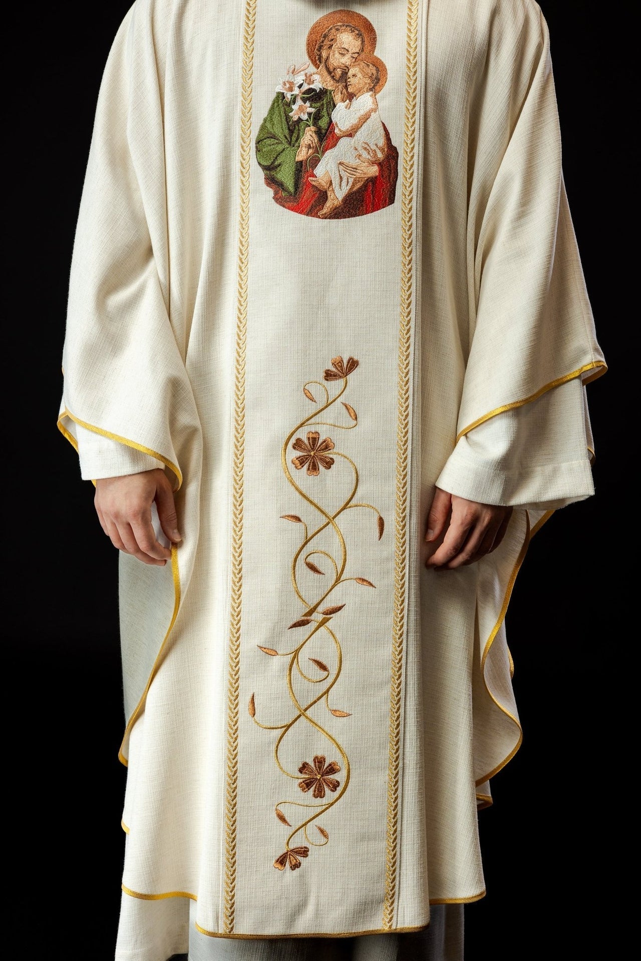 Ornat Liturgiczny Złoty ze Świętym Józefem - Polski Haft - SZATYLITURGICZNE.PL
