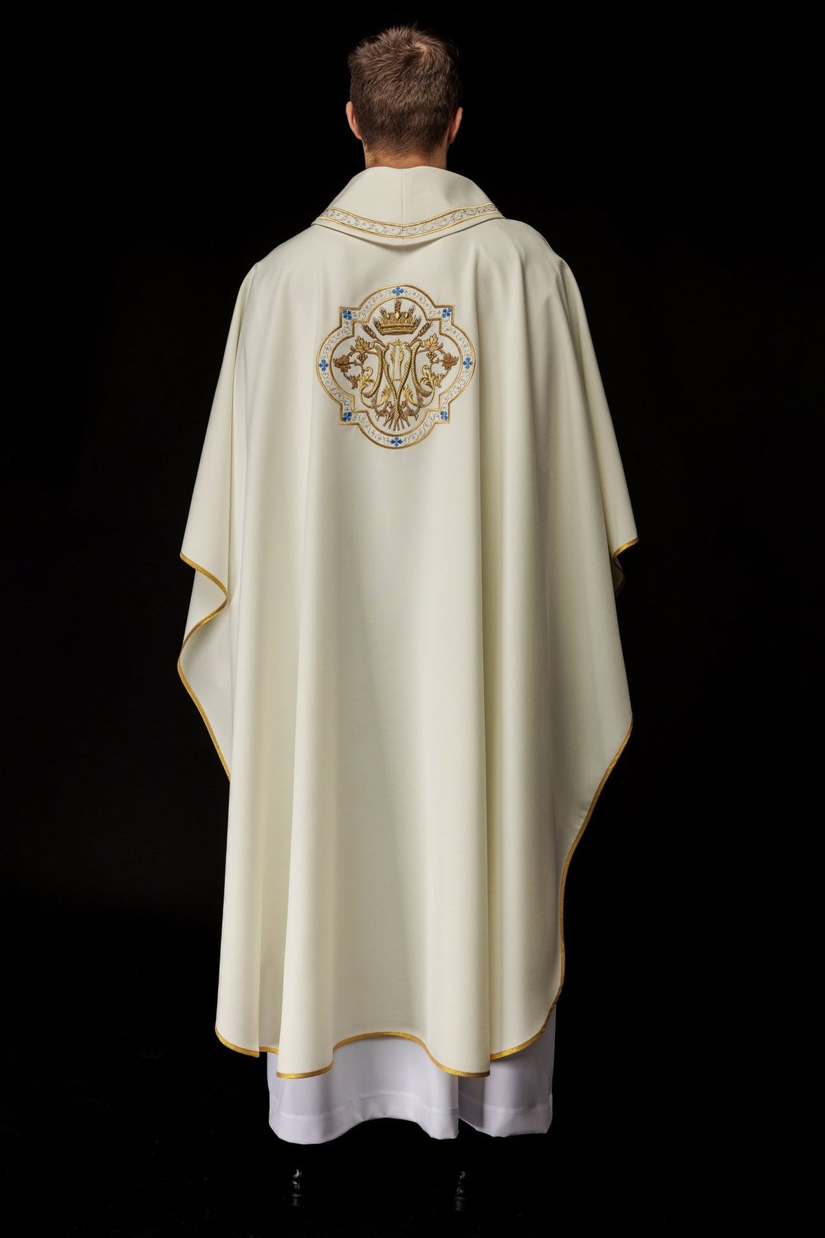 Ornat Maryjny Ecru Haftowany Złotem - Elegancki Strój Liturgiczny - SZATYLITURGICZNE.PL