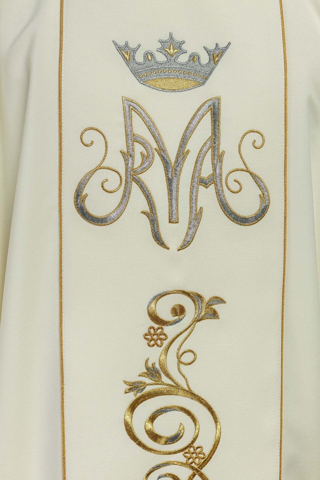 Ornat Maryjny Ecru ze Złotym Haftem - Szaty Liturgiczne - SZATYLITURGICZNE.PL