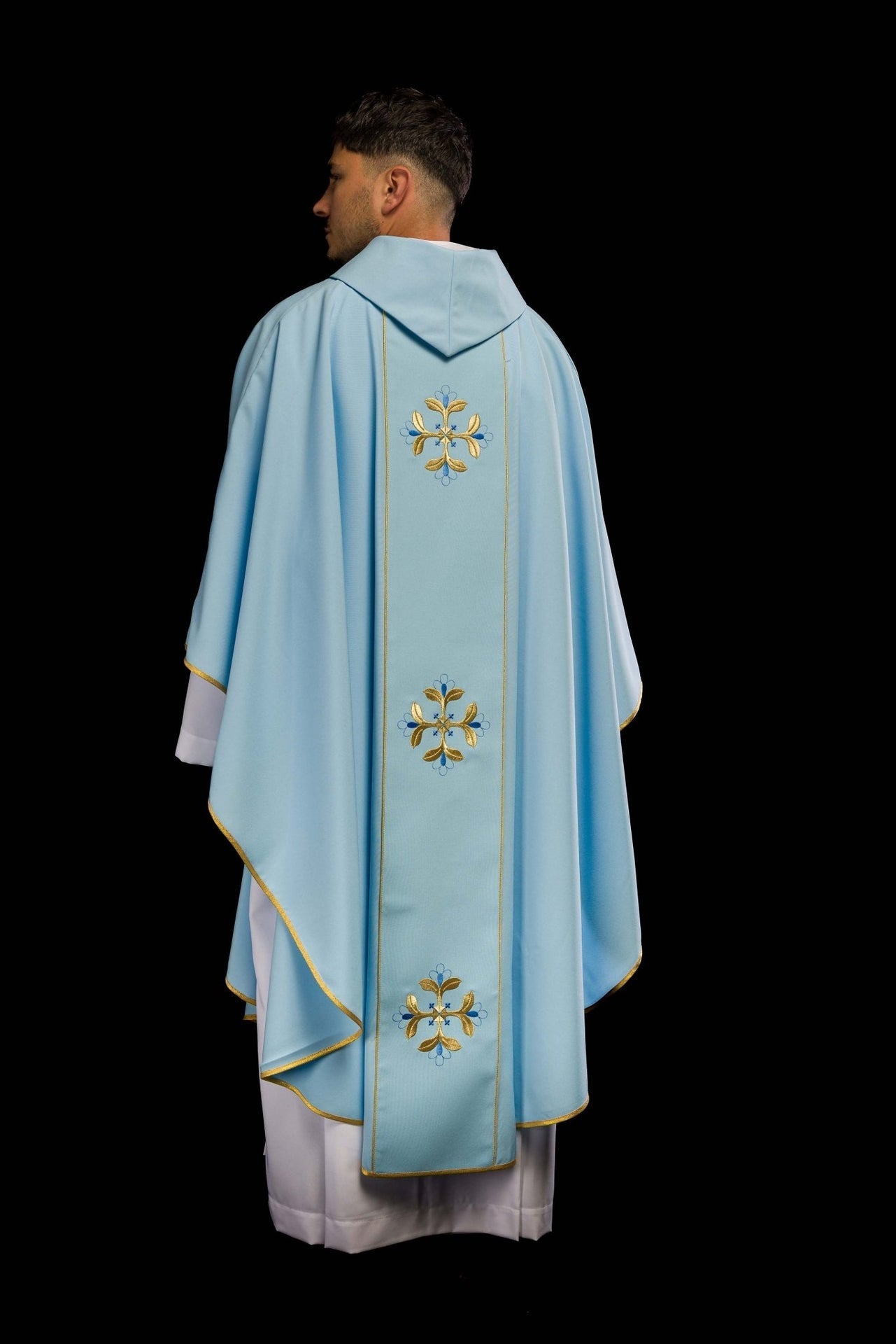 Ornat Maryjny Niebieski z Haftem - Szaty Liturgiczne - SZATYLITURGICZNE.PL