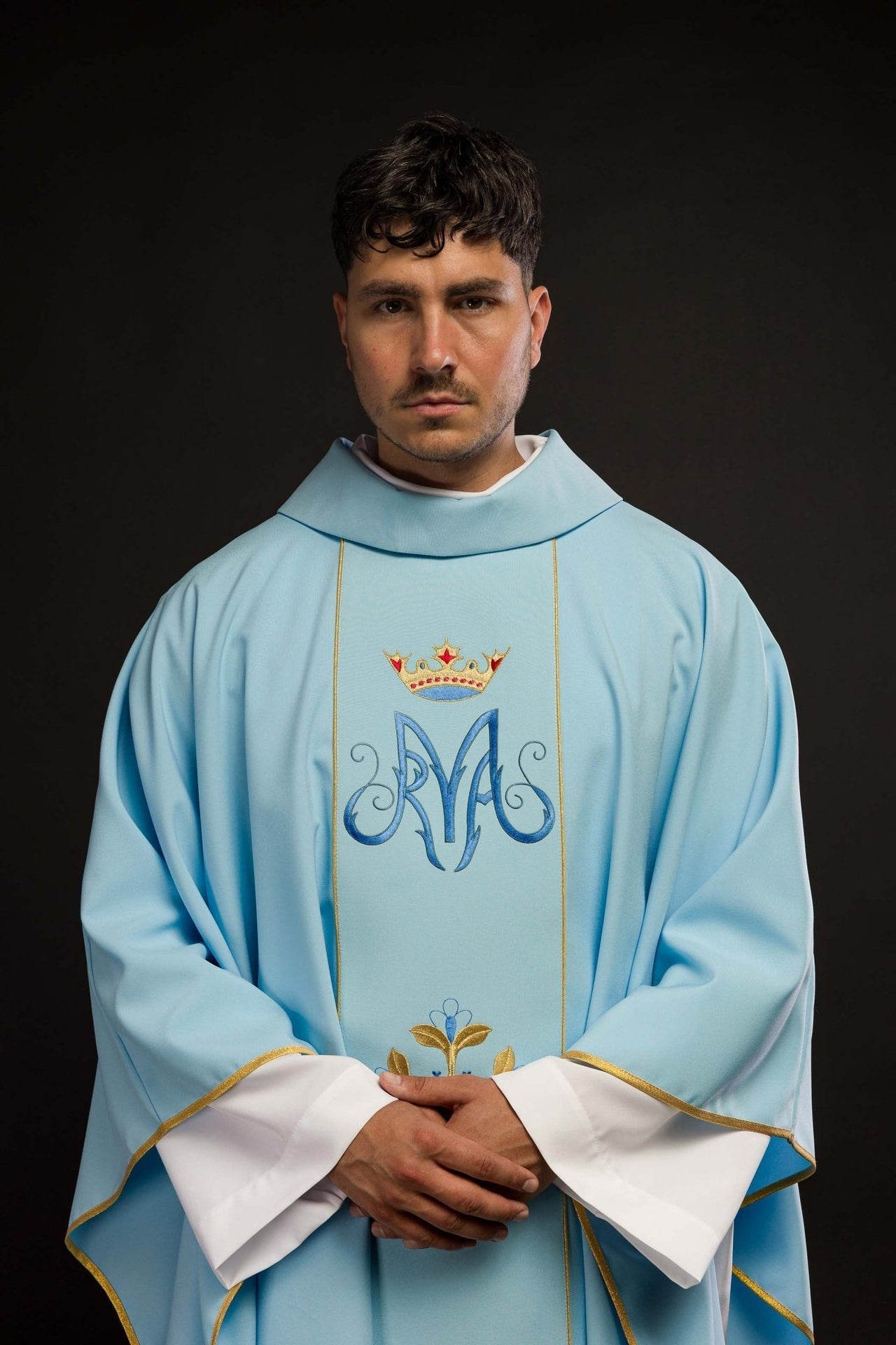 Ornat Maryjny Niebieski z Haftem - Szaty Liturgiczne - SZATYLITURGICZNE.PL